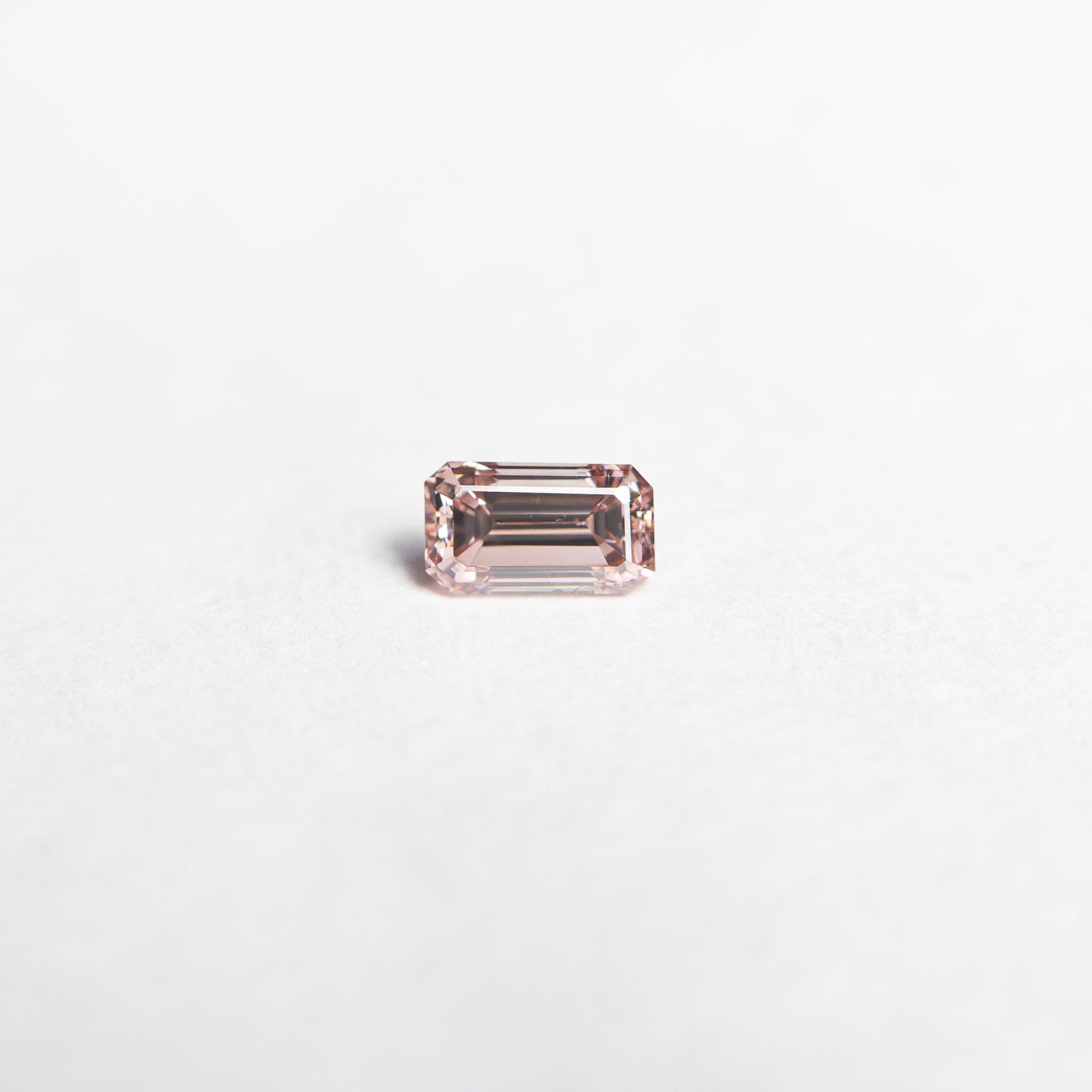 0.12ct 3.42x1.96x1.76mm VS1 ファンシー インテンス オレンジ ピンク カット コーナー レクタングル ステップ カット 24108-01