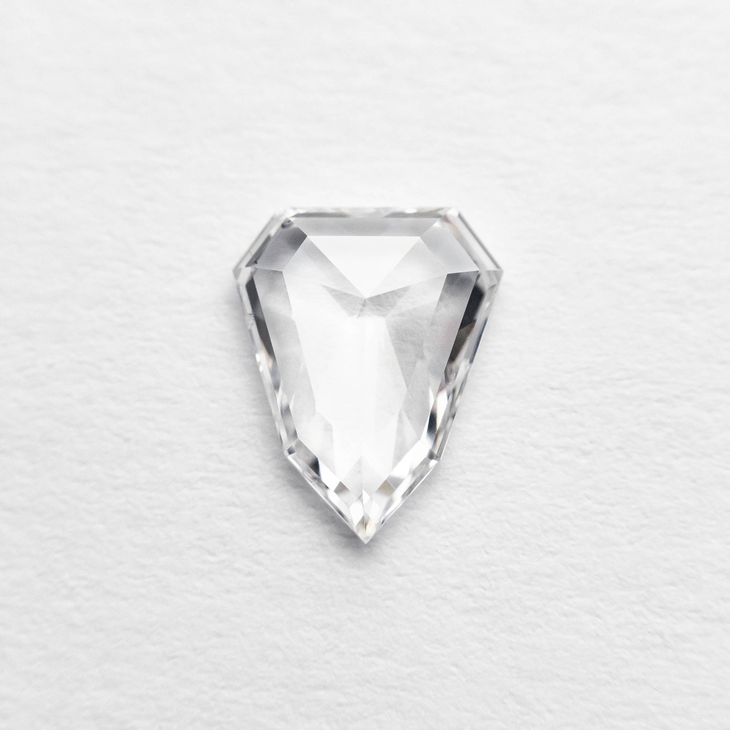 0.60ct 7.36x5.90x1.76mm シールド ローズカット 18496-03