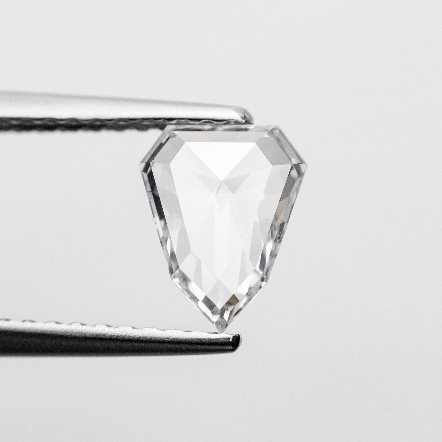 0.60ct 7.36x5.90x1.76mm シールド ローズカット 18496-03