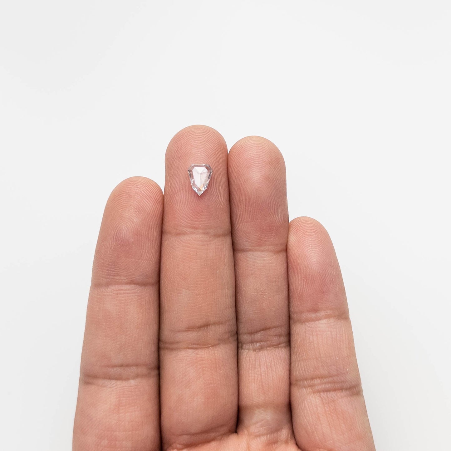 0.60ct 7.36x5.90x1.76mm シールド ローズカット 18496-03