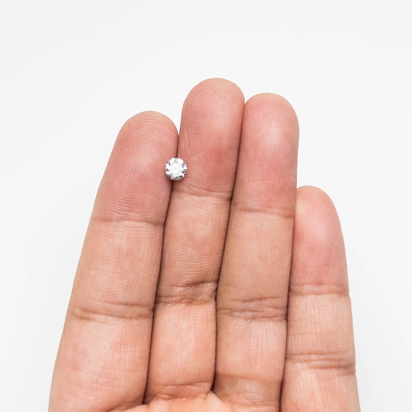 0.51ct 5.00x4.94x3.15mm ファンシーグレー ラウンドブリリアント 18968-11