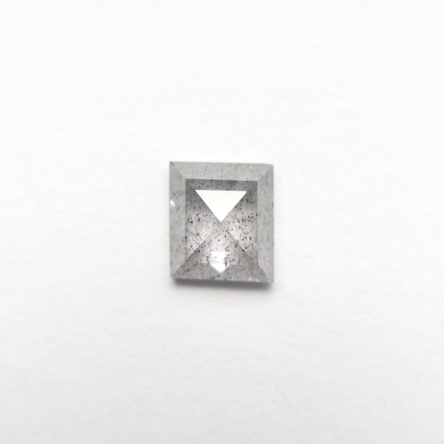 0.58ct 5.02x4.43x2.37mm レクタングル ローズカット 19057-02
