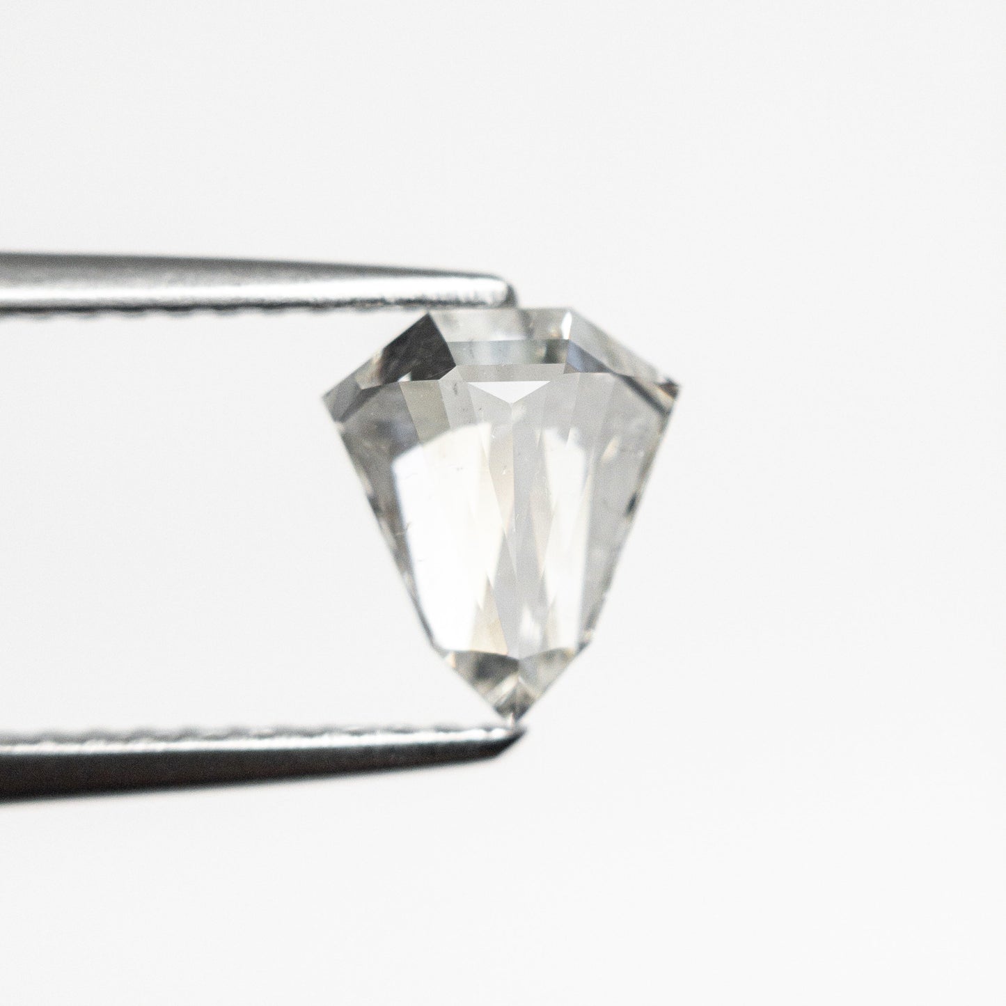 1.09ct 7.76x6.65x3.18mm SI2 H シールド ステップカット 19492-01