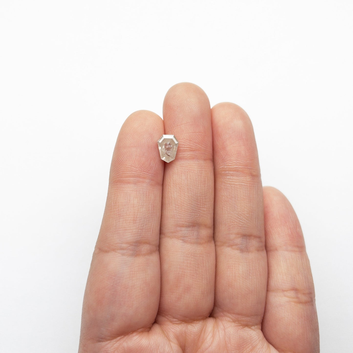 1.60ct 8.11x6.25x3.78mm シールド ダブルカット 19617-32