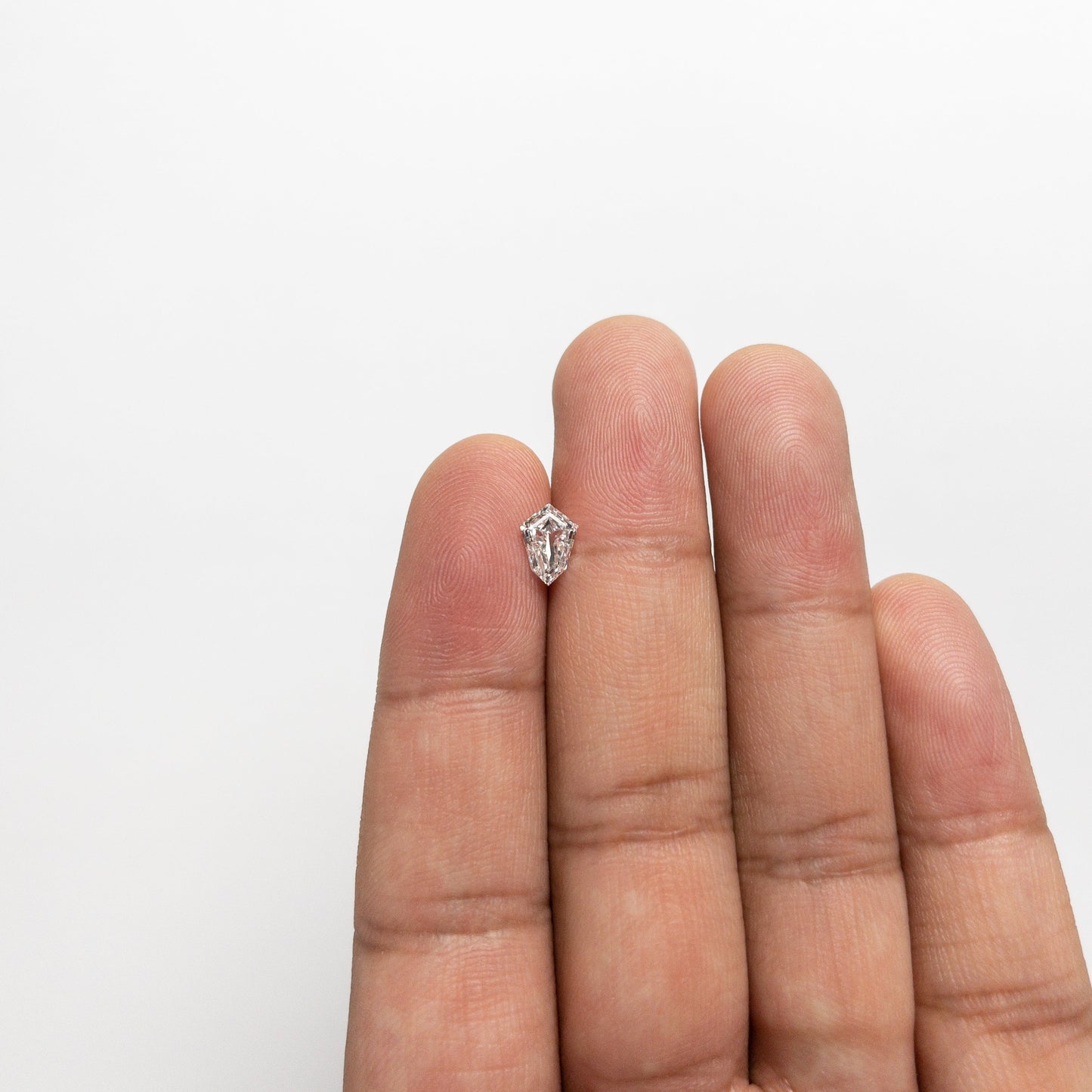 0.81ct 7.96x5.64x2.69mm SI1 F カイト ステップ カット 19649-01
