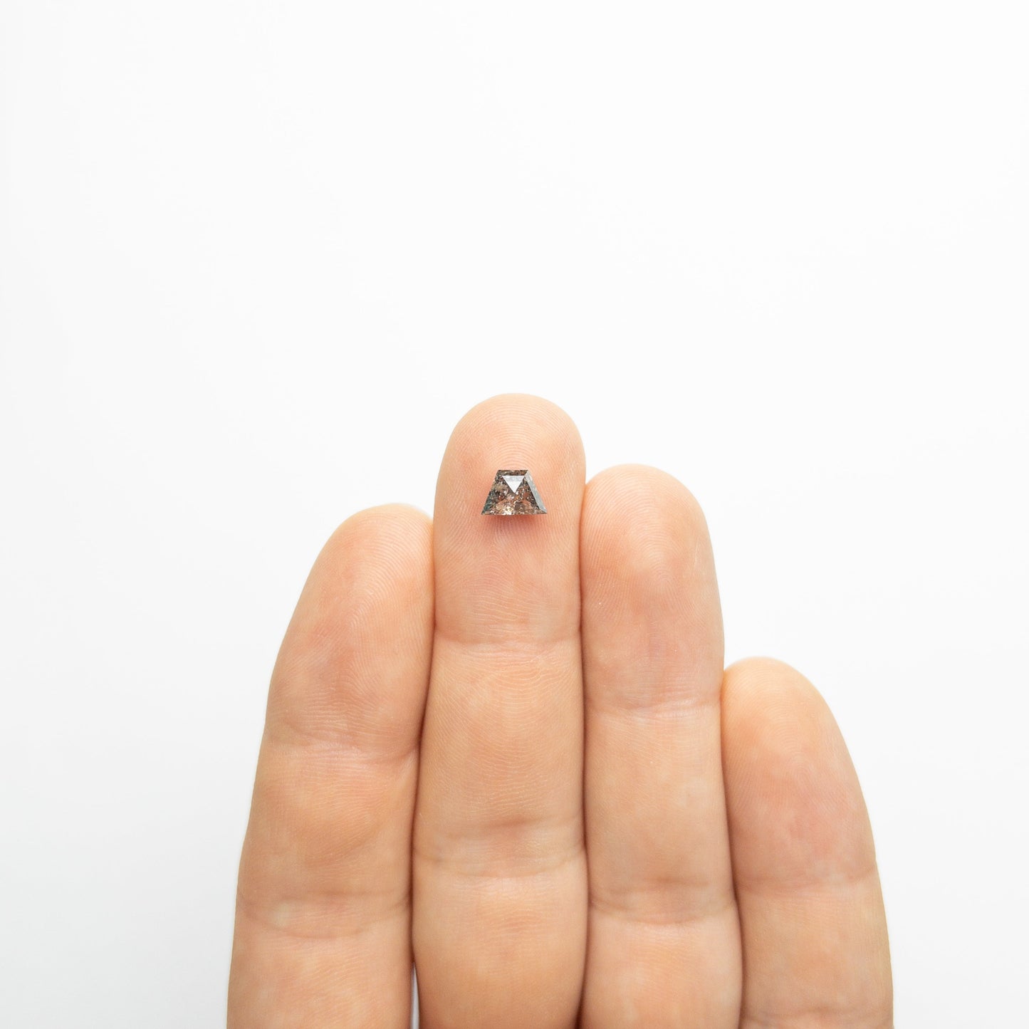 0.95ct 4.98x7.36x3.42mm 台形ローズカット 19744-34