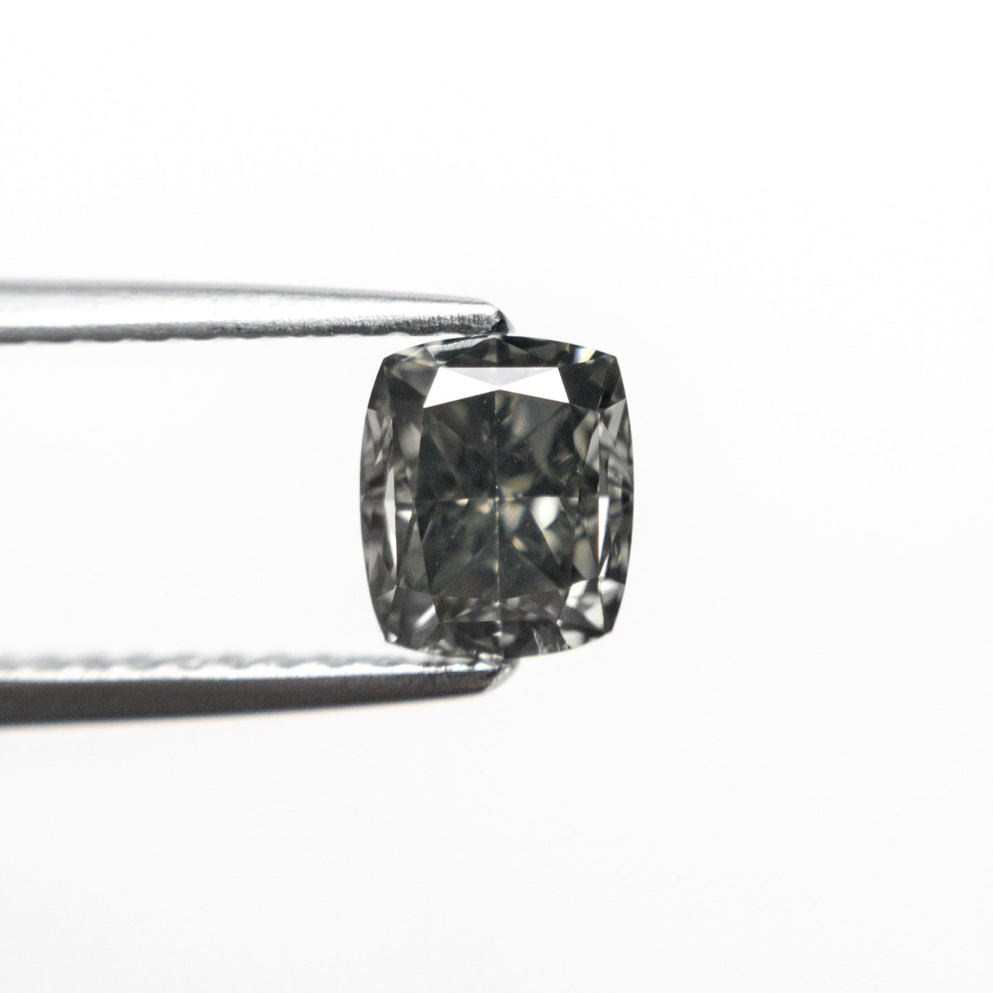 1.00ct 5.75x4.87x3.79mm ファンシー グレー クッション ブリリアント 19913-21