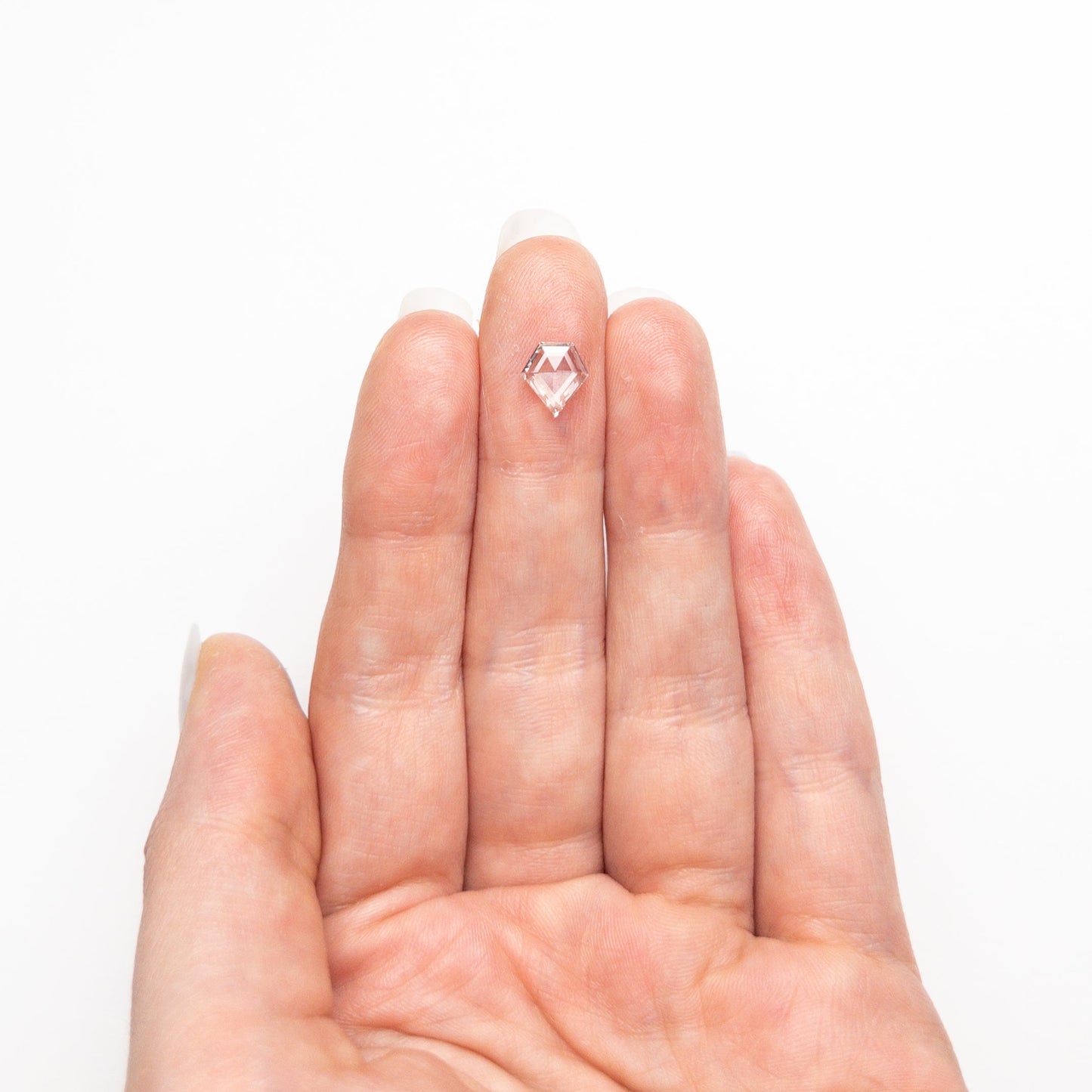 0.69ct 7.65x6.91x1.62mm シールド ローズカット 20027-15