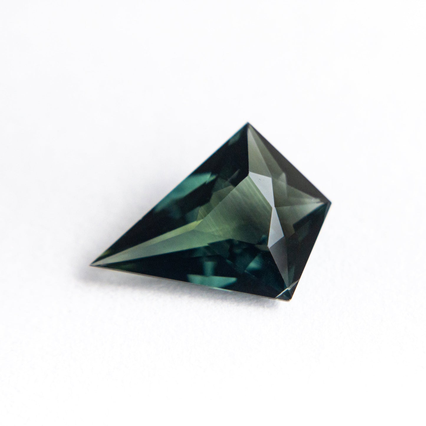 1.57ct 10.99x8.14x3.61mm カイト ブリリアント サファイア 20034-03