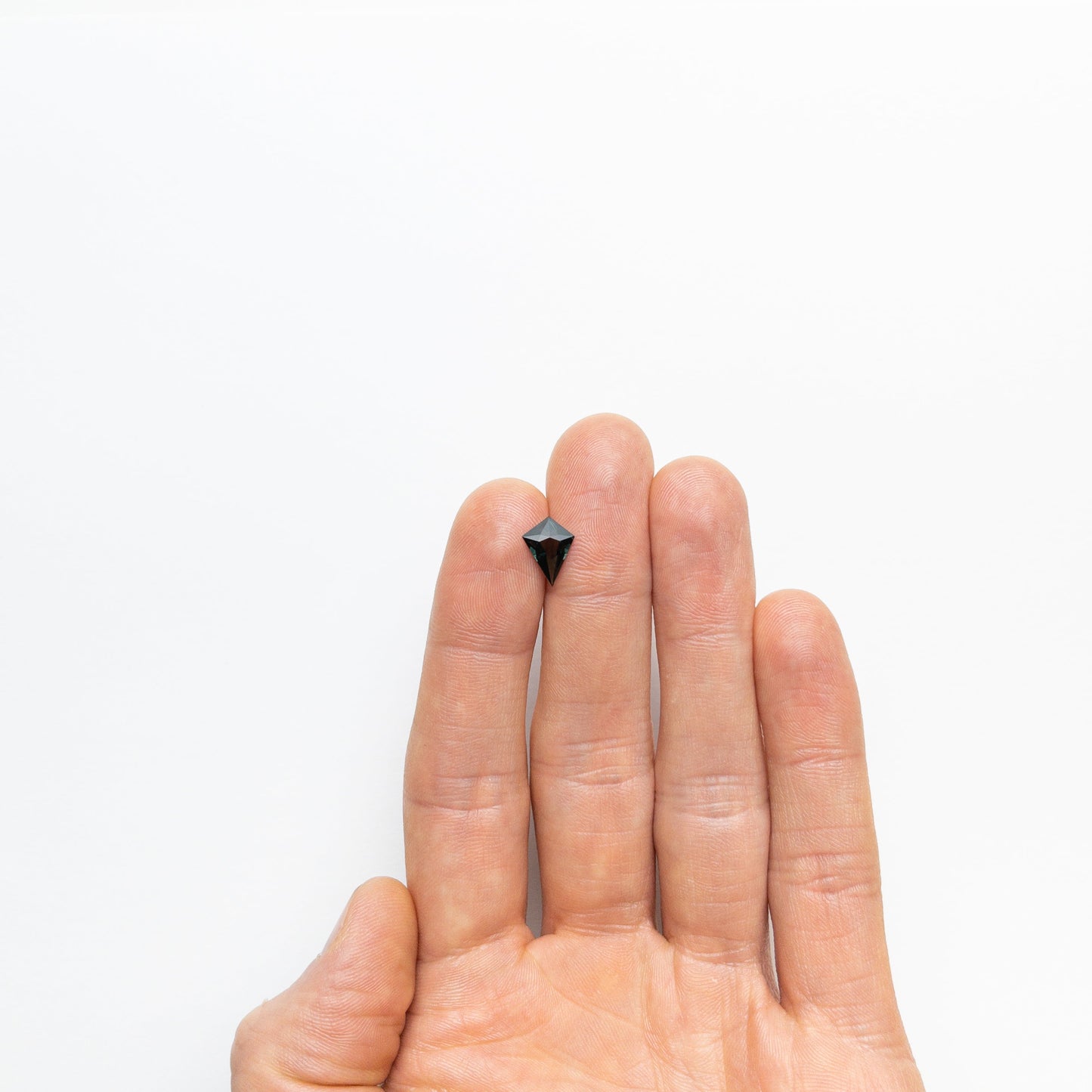 1.57ct 10.99x8.14x3.61mm カイト ブリリアント サファイア 20034-03
