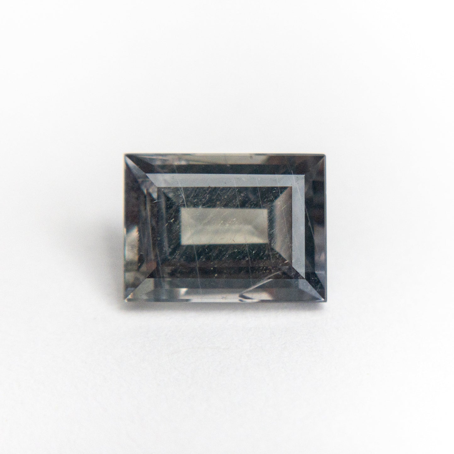2.19ct 8.12x6.00x4.09mm レクタングル ステップ カット サファイア 20058-01