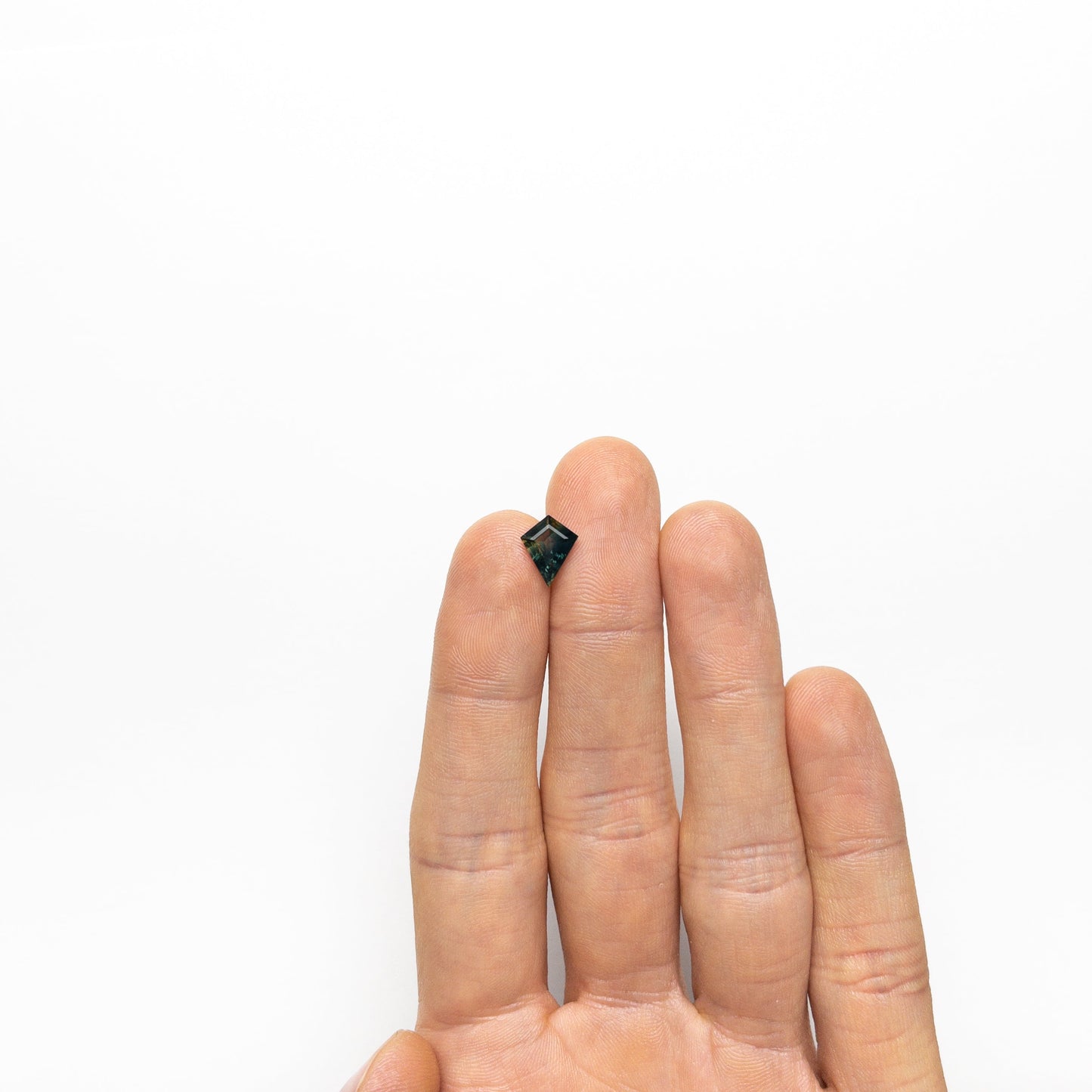 1.79ct 10.27x8.32x3.98mm カイト ステップ カット サファイア 22269-05