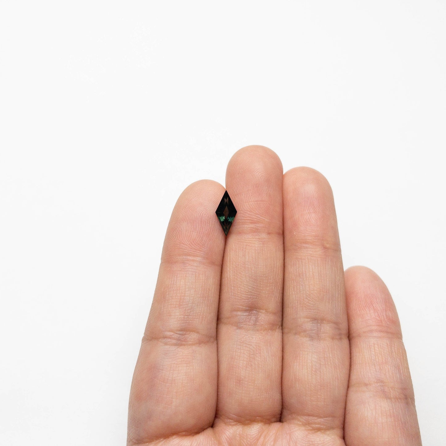 1.04ct 11.66x5.45x3.02mm ロゼンジ ステップ カット サファイア 22270-04