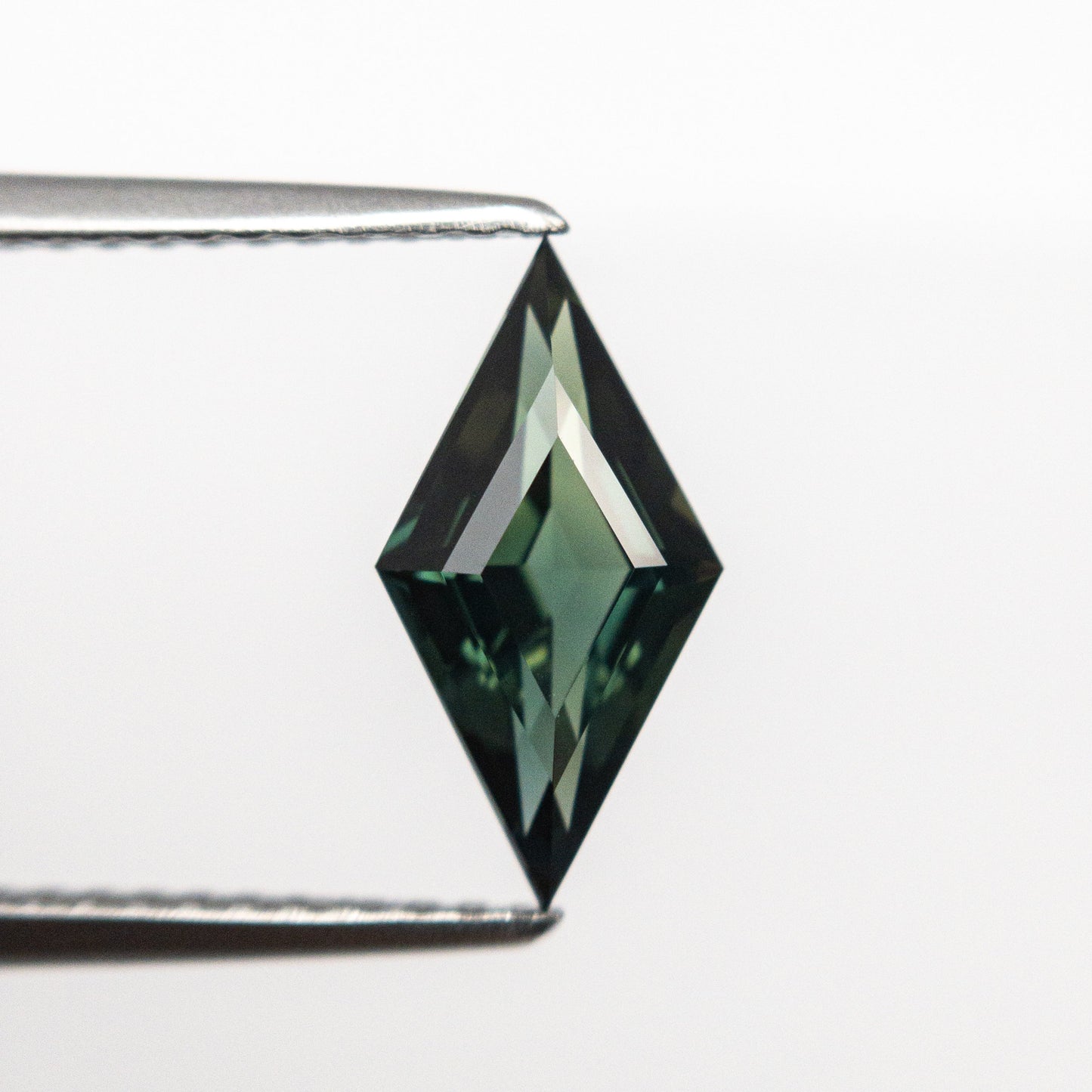 1.26ct 11.48x5.96x3.47mm ロゼンジ ステップ カット サファイア 22297-02