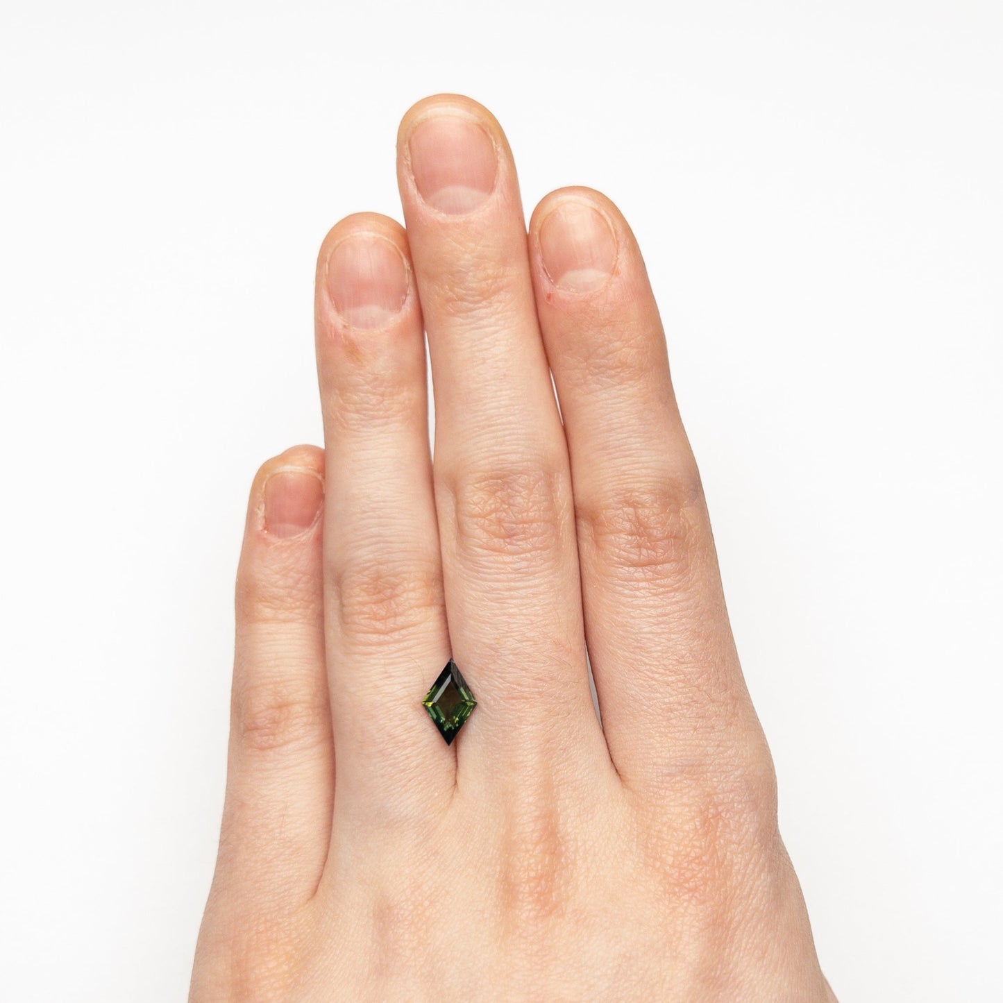 1.34ct 10.33x6.43x3.61mm ロゼンジステップカットサファイア 22310-02