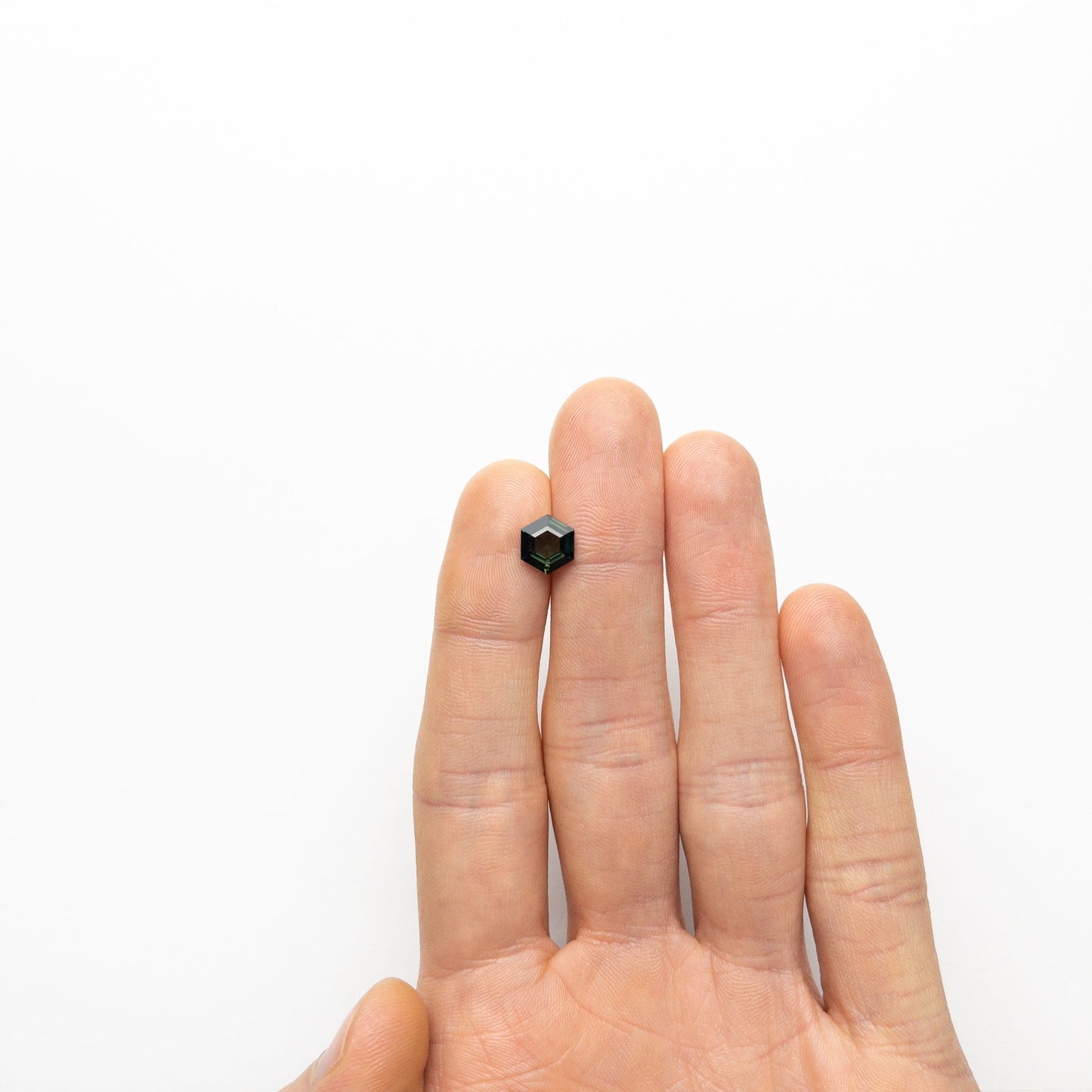 2.11ct 8.94x7.70x4.00mm ヘキサゴン ダブルカット サファイア 22315-01