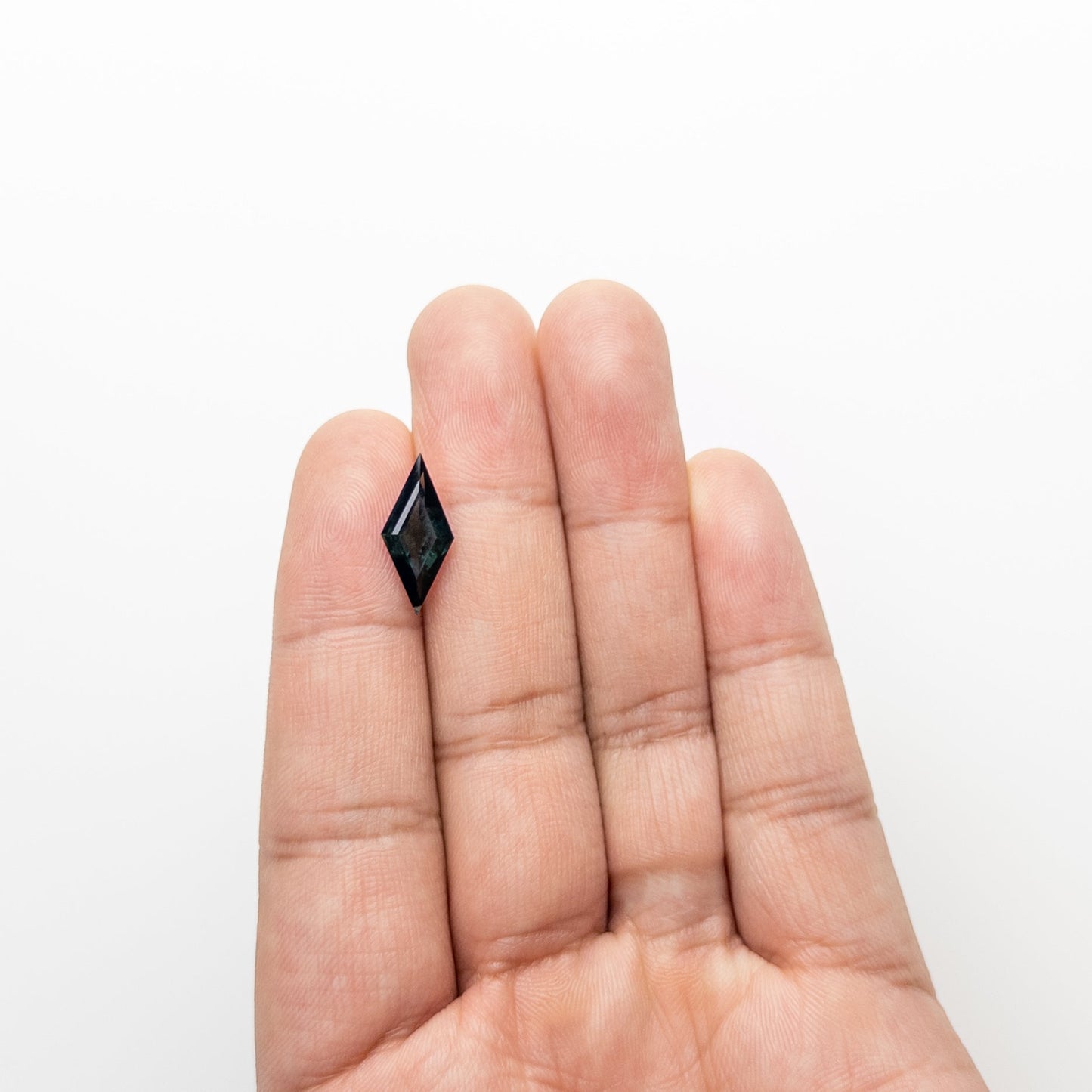 3.14ct 17.43x7.94x4.33mm ロゼンジ ステップ カット サファイア 22311-01