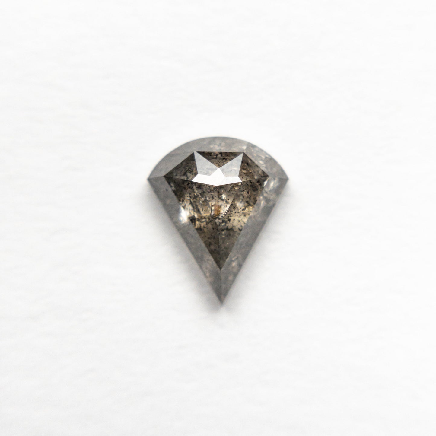 0.92ct 7.30x6.14x3.12mm ファン ローズカット 22339-20
