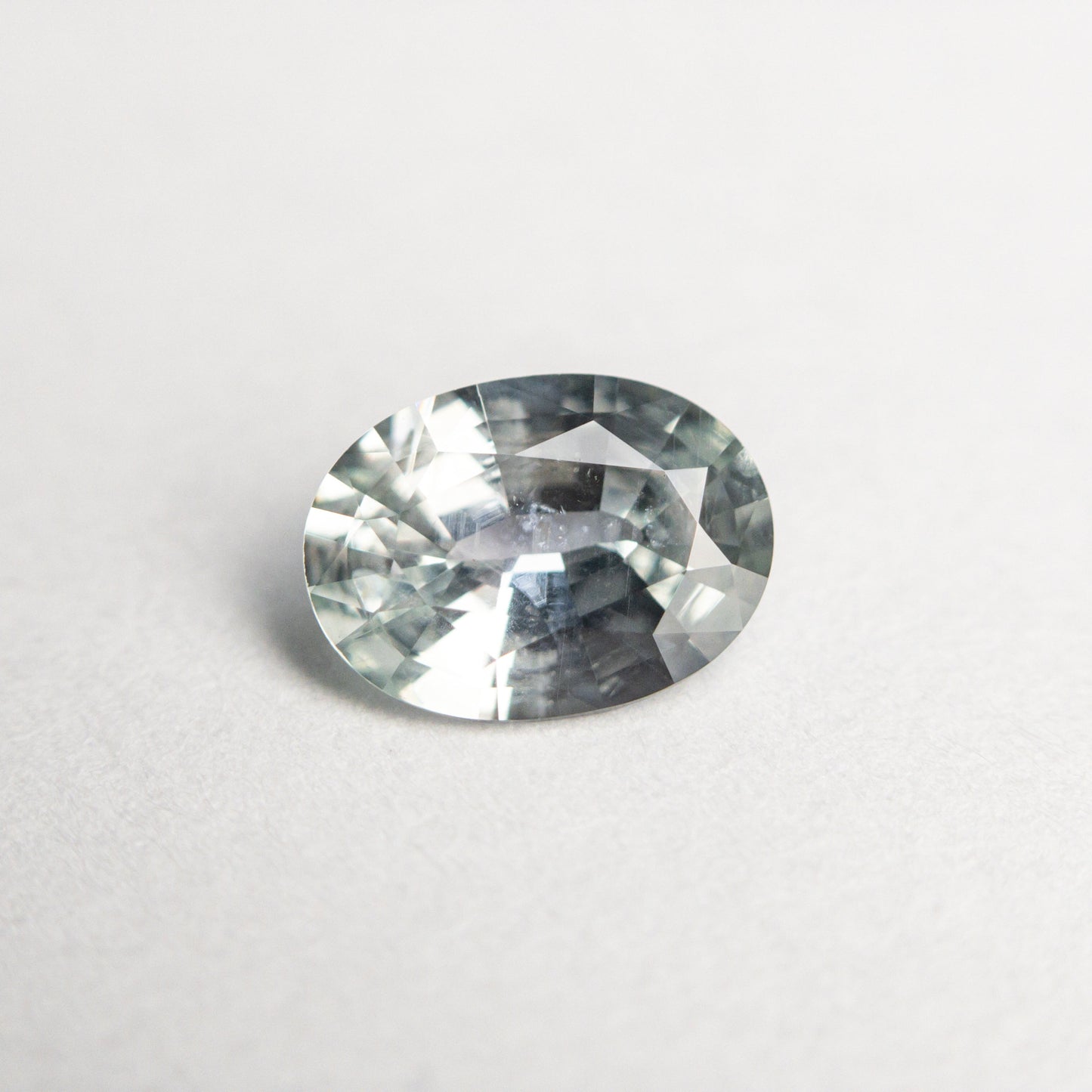 0.88ct 7.15x5.26x2.97mm オーバル ブリリアント サファイア 23447-34