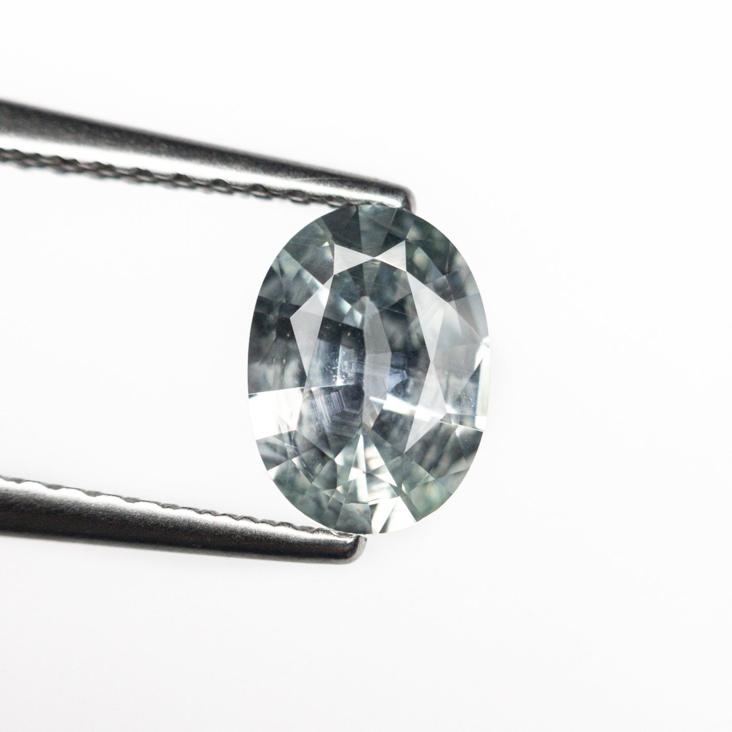 0.88ct 7.15x5.26x2.97mm オーバル ブリリアント サファイア 23447-34
