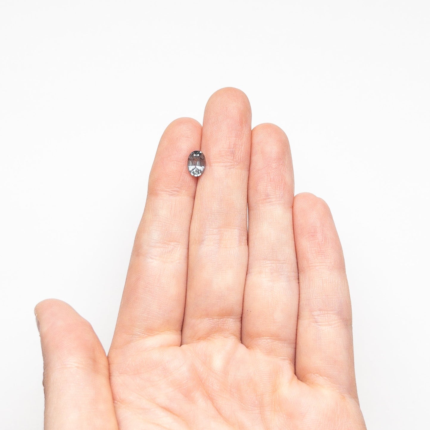 1.02ct 7.04x5.02x3.51mm オーバル ブリリアント サファイア 23447-37