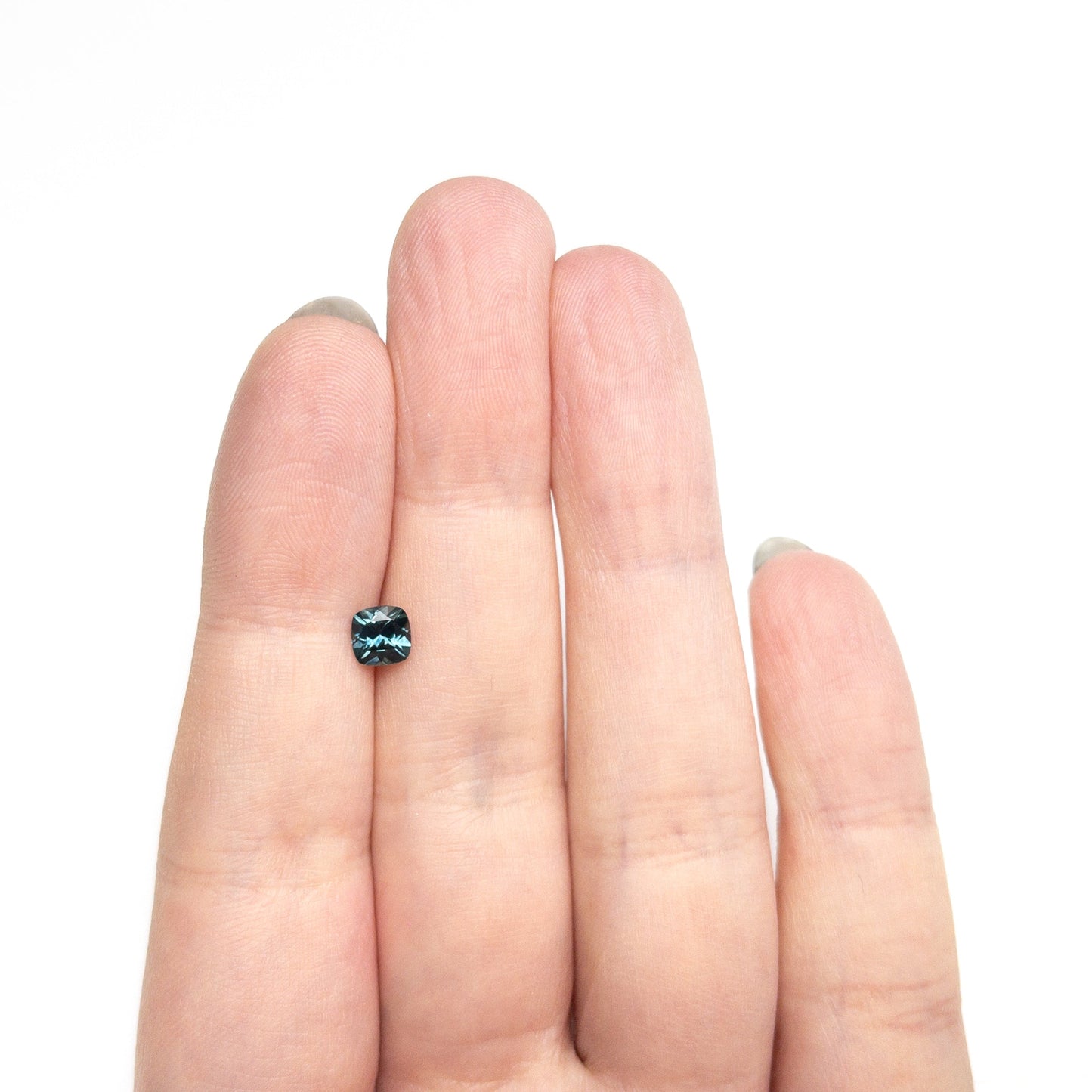 0.69カラット 5.05x5.01x3.38mm クッションブリリアントサファイア 23466-05