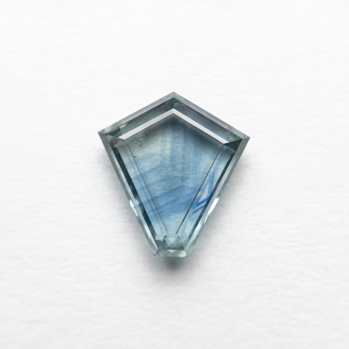1.32ct 7.89x7.31x2.60mm シールド ポートレート カット サファイア 23474-23