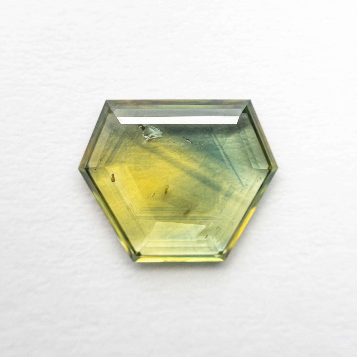 1.52ct 7.55x9.35x1.82mm シールド ポートレート カット サファイア 23474-40