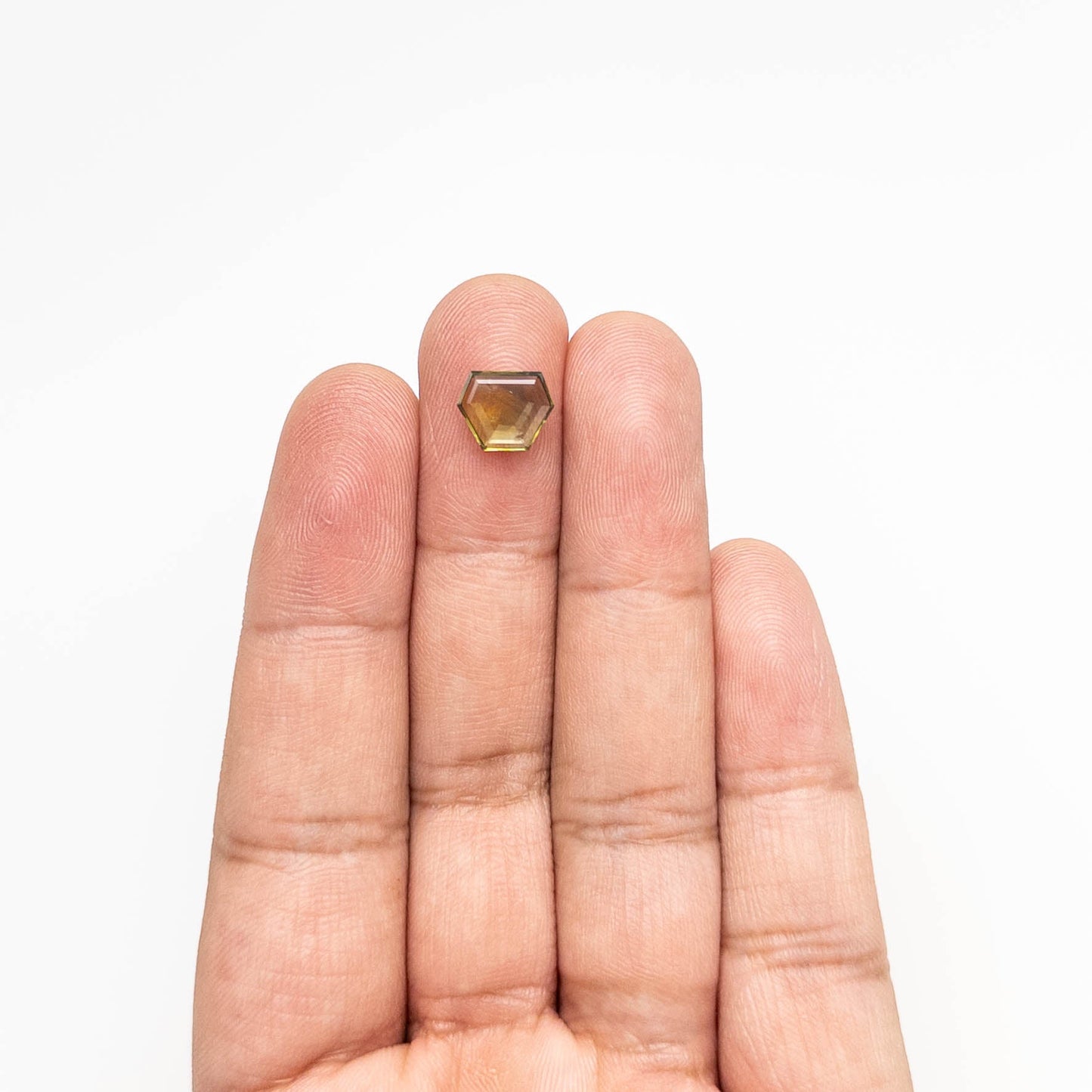 1.52ct 7.55x9.35x1.82mm シールド ポートレート カット サファイア 23474-40