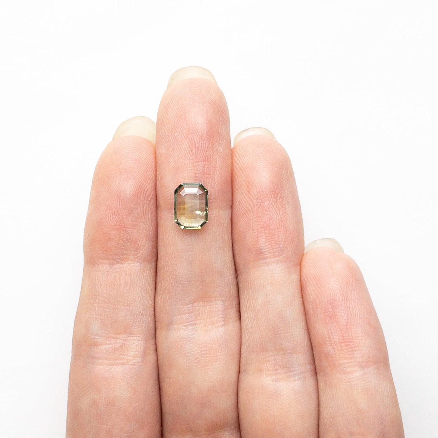 1.74ct 8.08x6.00x2.64mm コーナーカット 長方形 ポートレートカット サファイア 23474-58