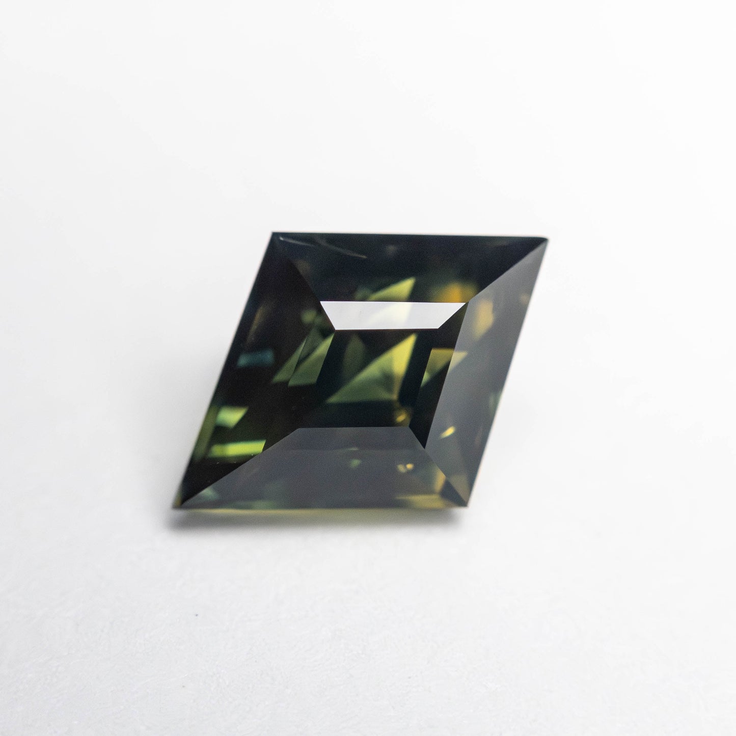 2.03ct 10.50x7.67x5.08mm ロゼンジ ステップ カット サファイア 23484-01