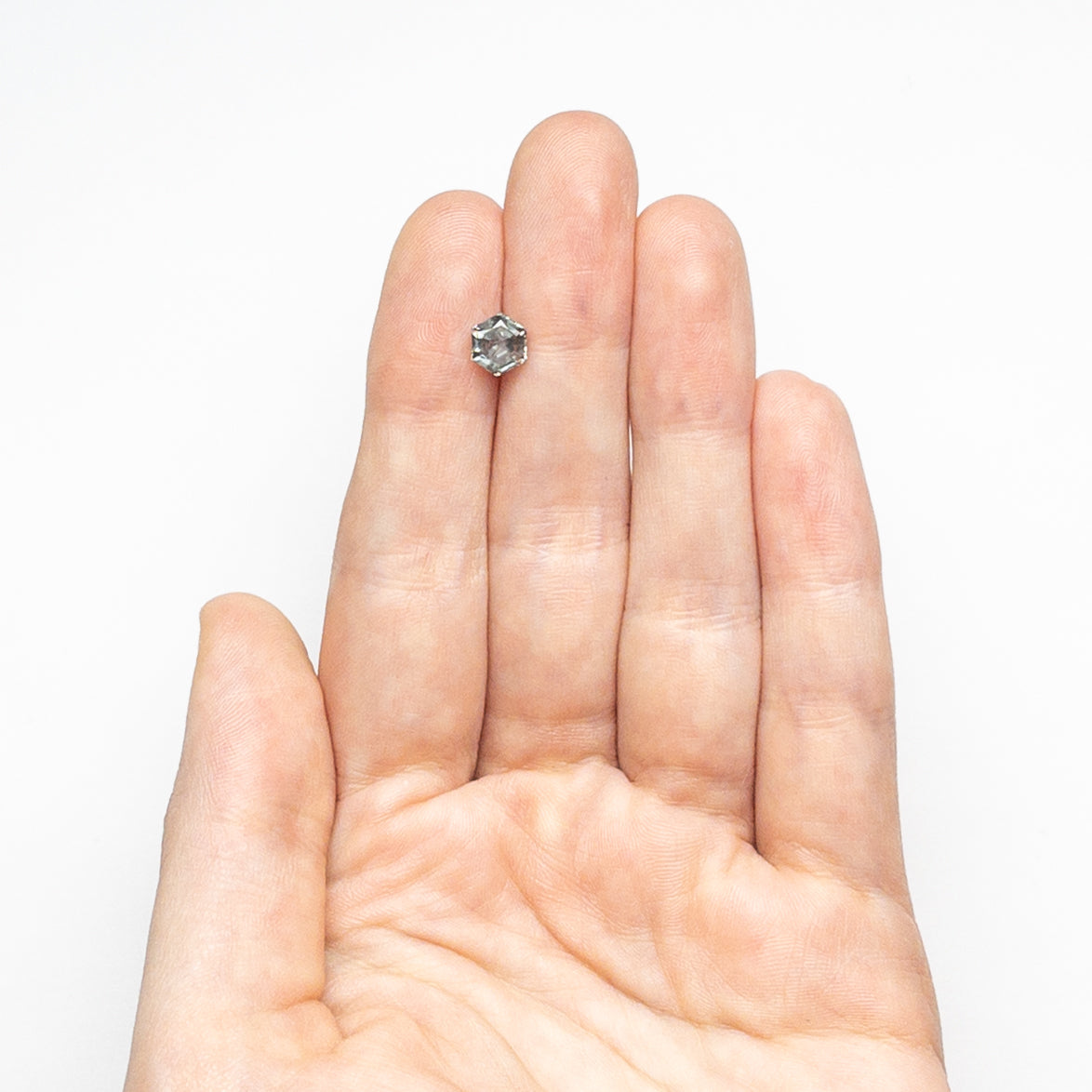 1.21ct 6.64x5.66x3.92mm 六角形ブリリアントサファイア 23670-16