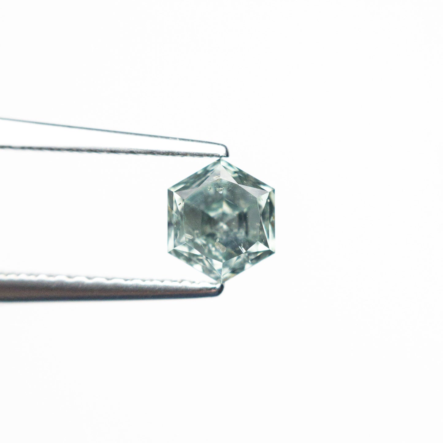 0.90カラット 5.64x4.82x4.01mm ヘキサゴンブリリアントサファイア 23671-03