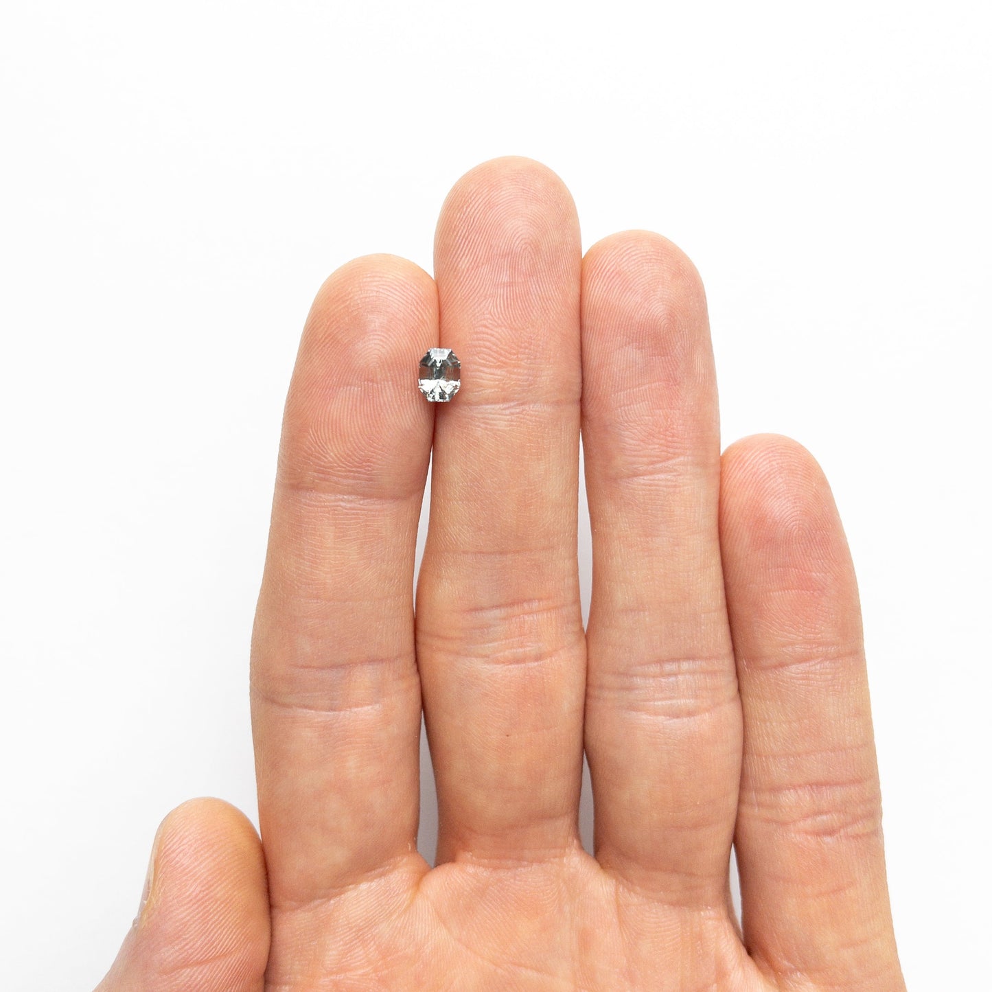 0.98ct 5.80x4.58x4.01mm カットコーナー レクタングル ステップカット サファイア 23700-09