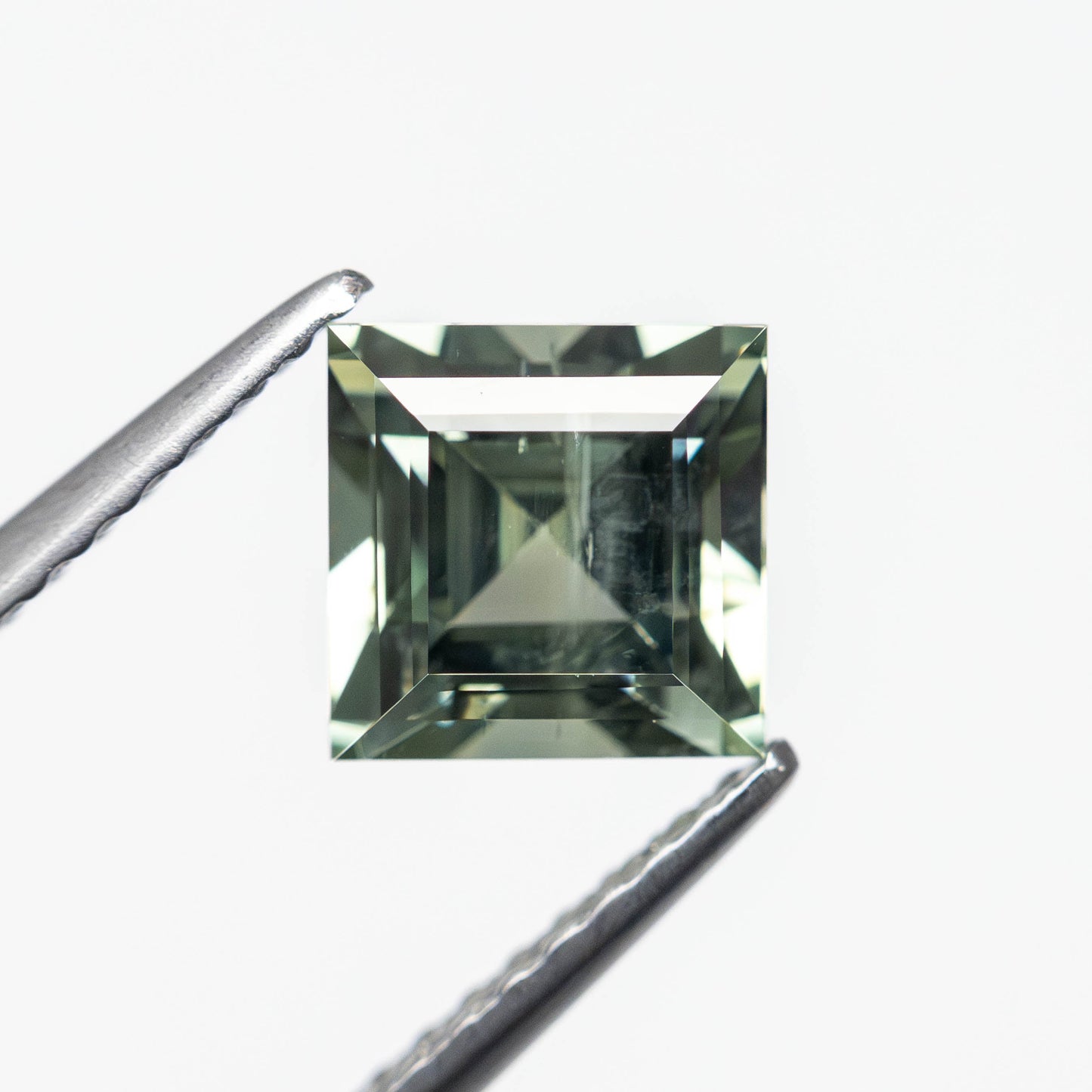 1.92ct 5.89x5.89x5.00mm スクエア ステップ カット サファイア 23710-06