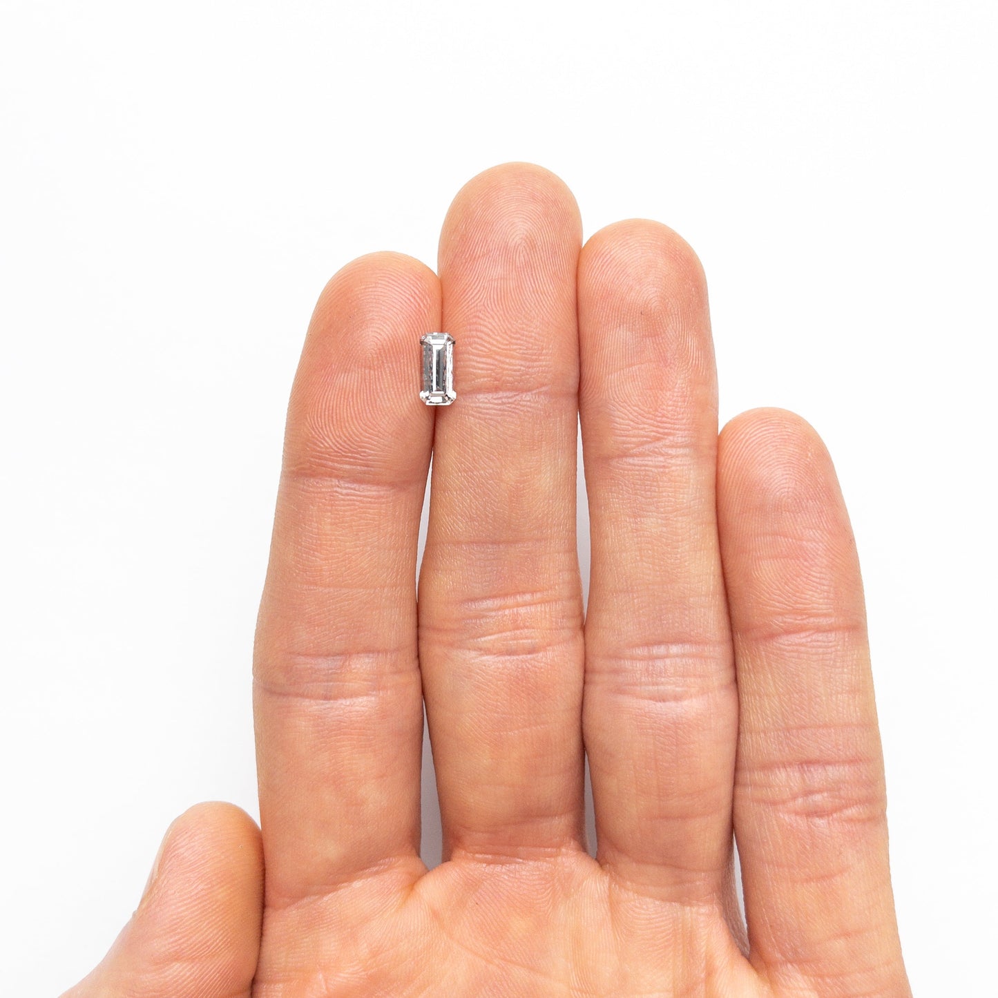 0.90ct 7.98x4.00x2.65mm カットコーナー レクタングル ステップカット サファイア 23773-03