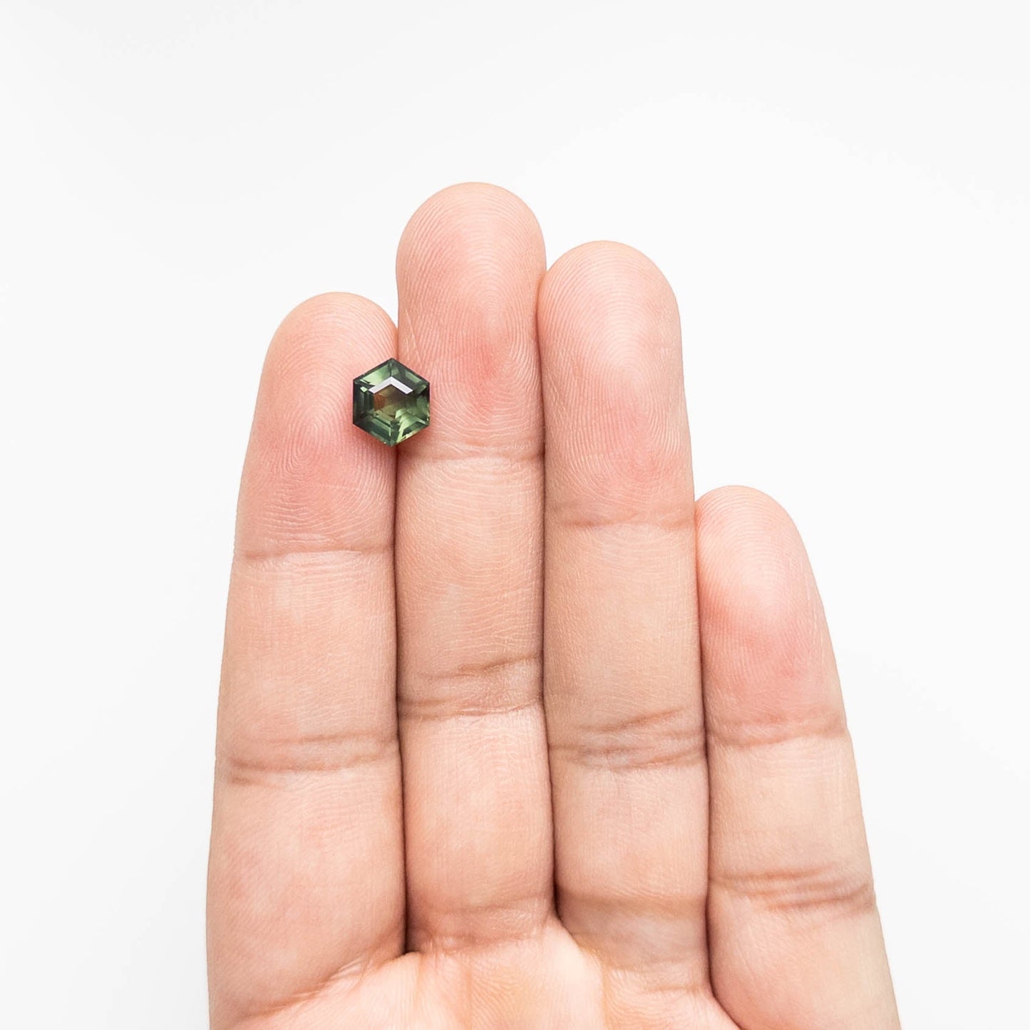 2.55ct 8.73x7.60x5.00mm ヘキサゴン ステップ カット サファイア 23814-03