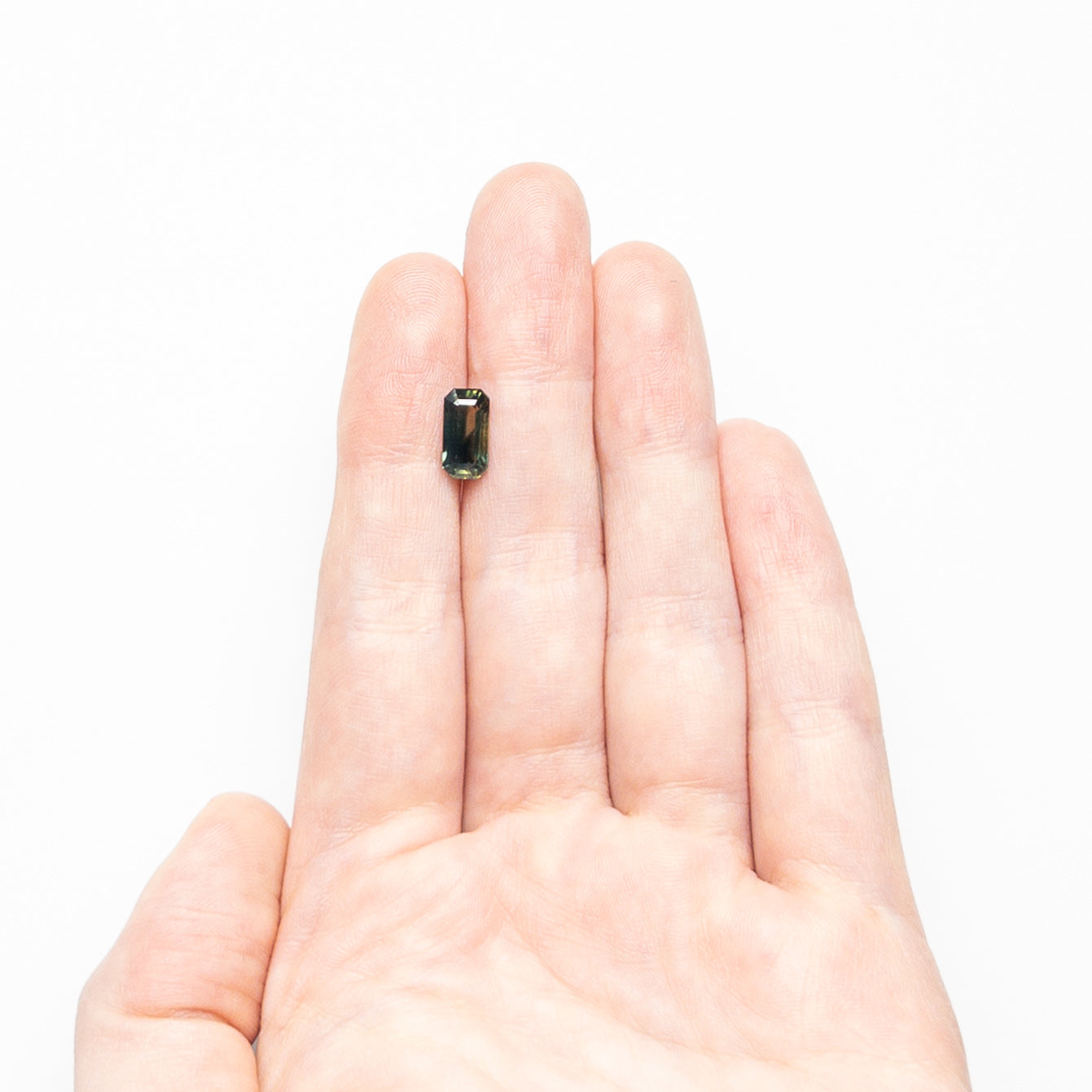 2.41ct 9.76x4.94x4.38mm カット コーナー レクタングル ステップ カット サファイア 23817-04