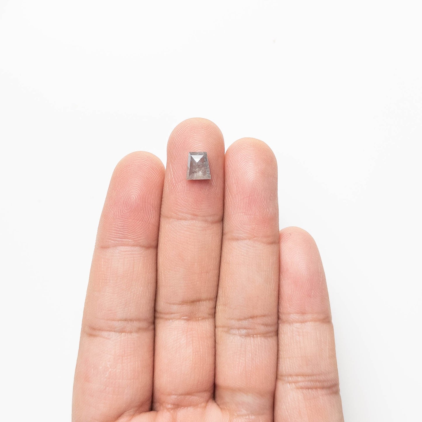 1.34ct 7.05x6.39x3.17mm 台形ステップカット 23839-09