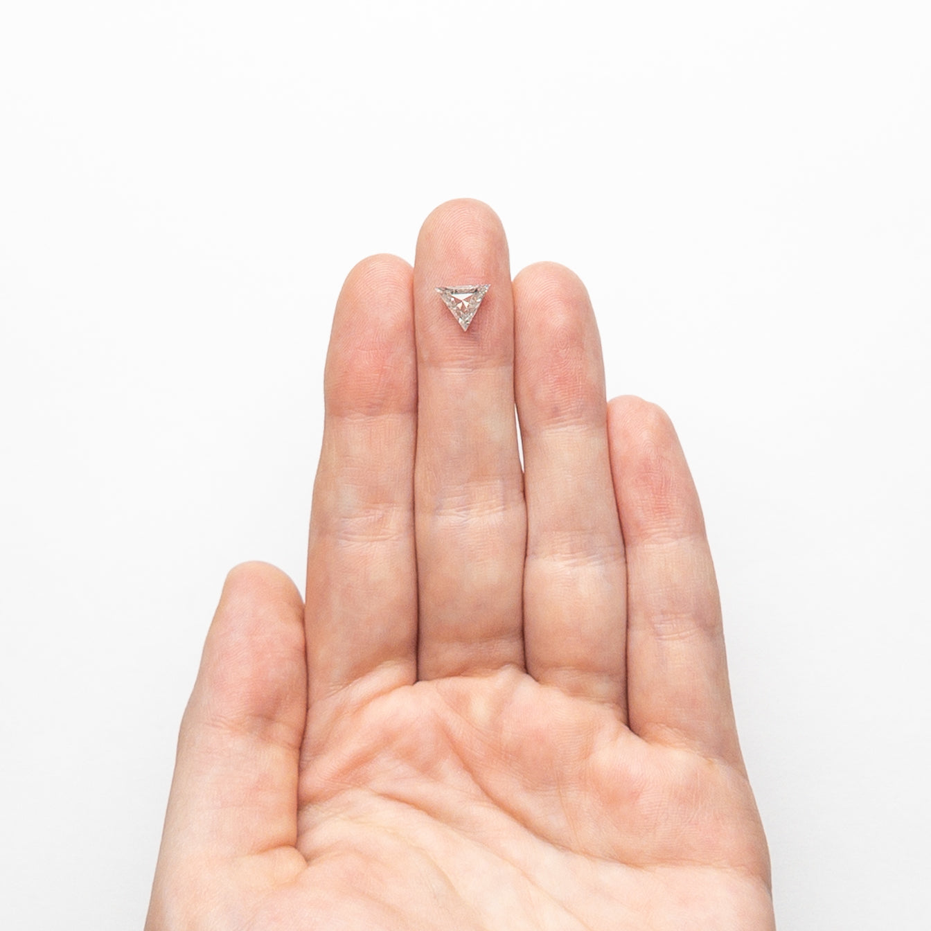 1.09ct 6.79x7.69x3.55mm トライアングル ステップカット 23840-37