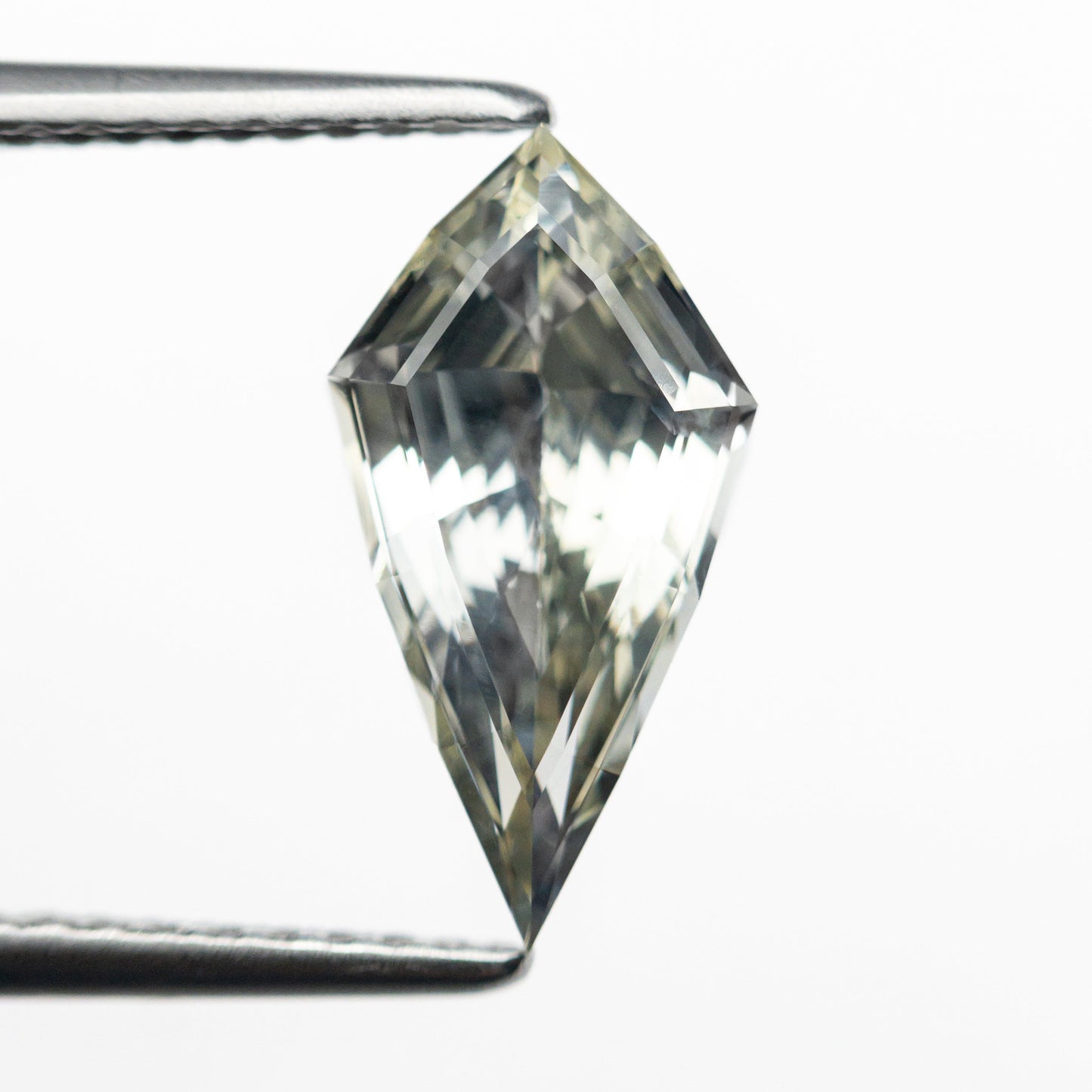 2.21ct 12.97x6.79x4.29mm カイト ステップ カット サファイア 24237-01