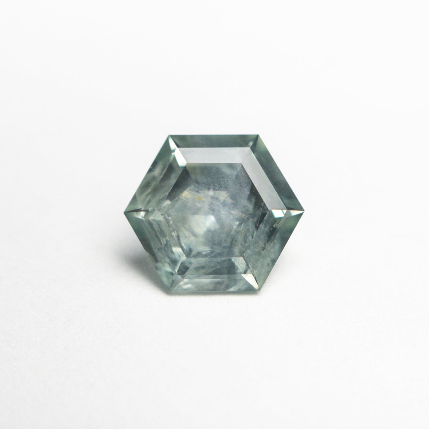 1.46ct 7.87x6.82x3.96mm ヘキサゴンステップカットサファイア 24742-01