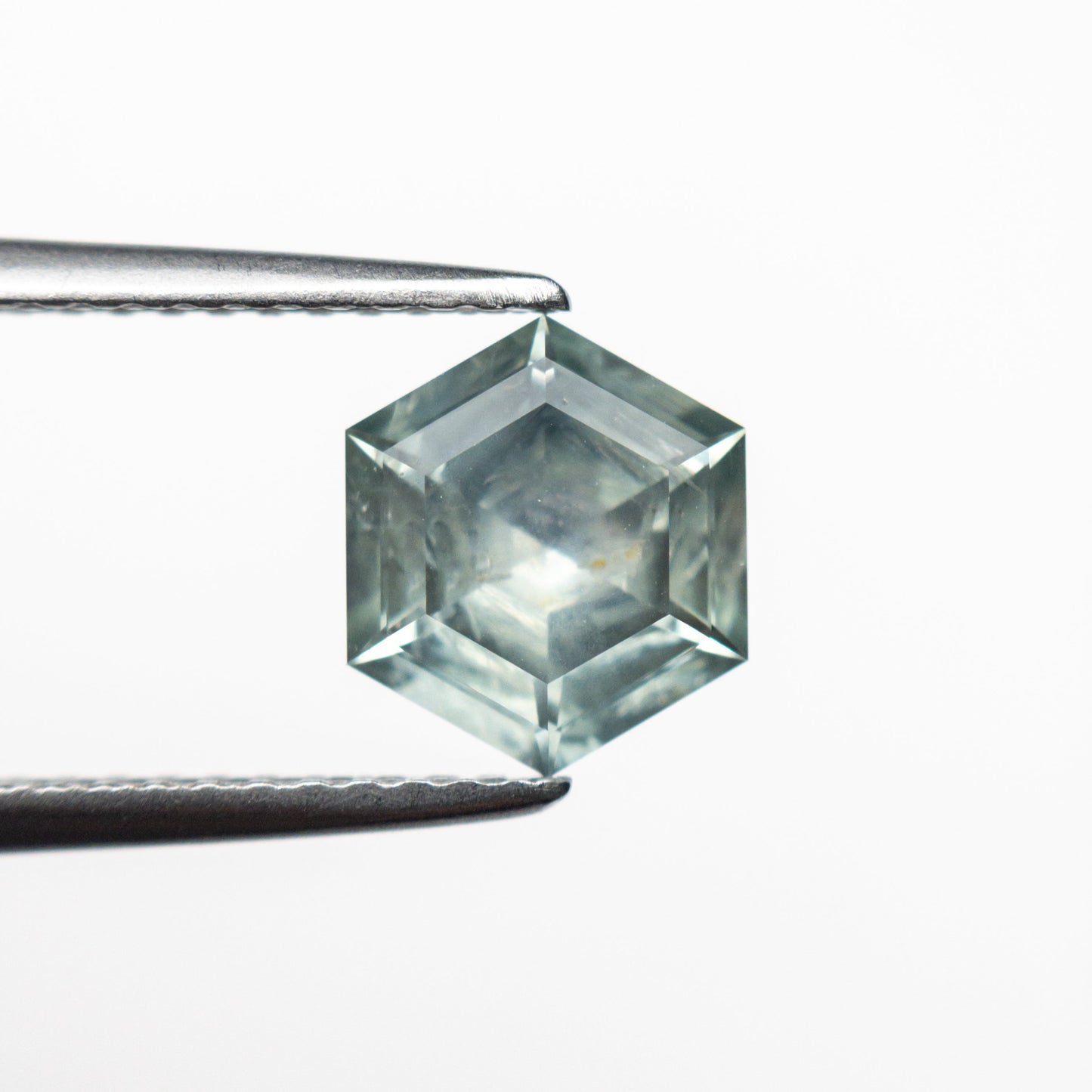 1.46ct 7.87x6.82x3.96mm ヘキサゴンステップカットサファイア 24742-01