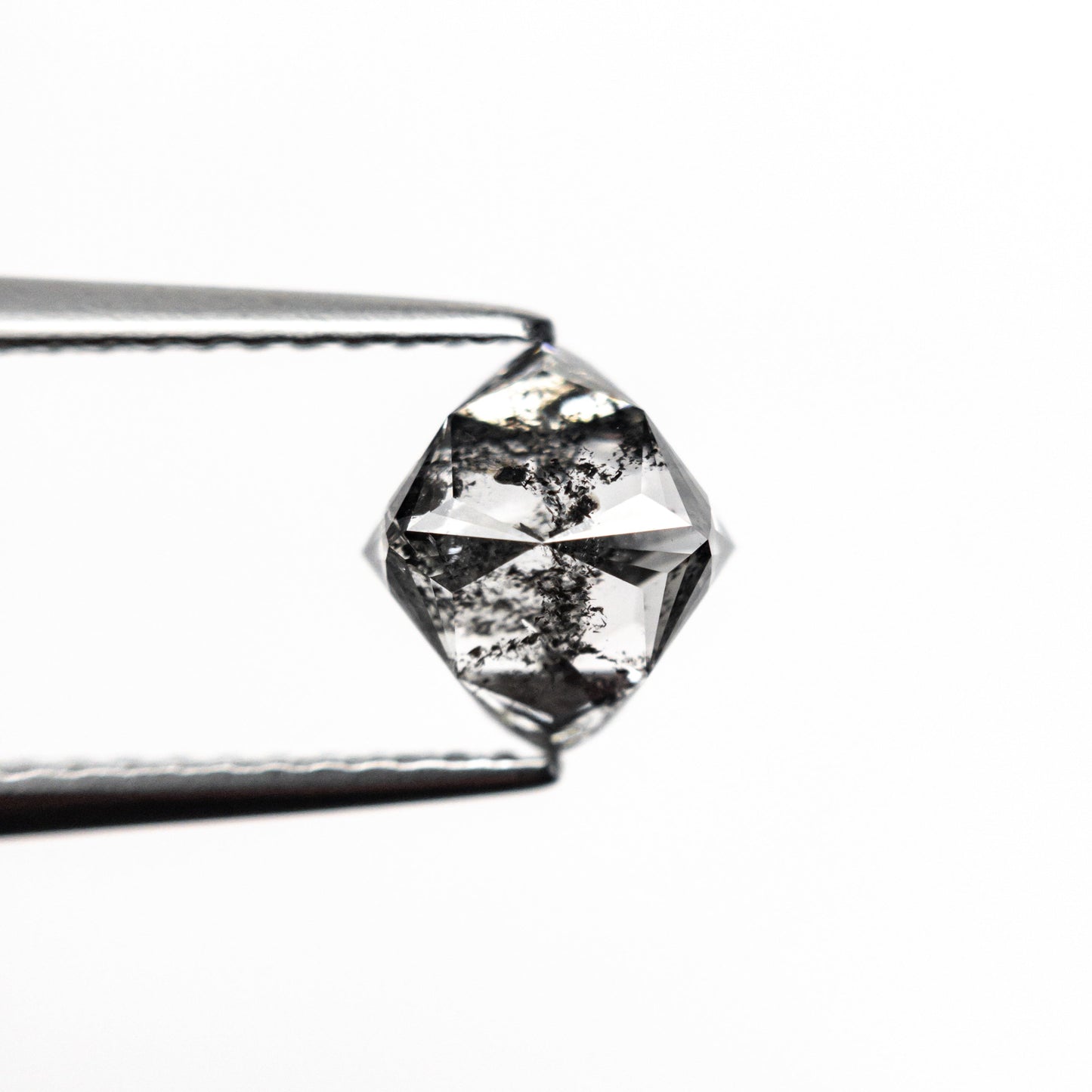 1.97ct 7.36x7.23x5.12mm 八面体 🇨🇦 24898-01