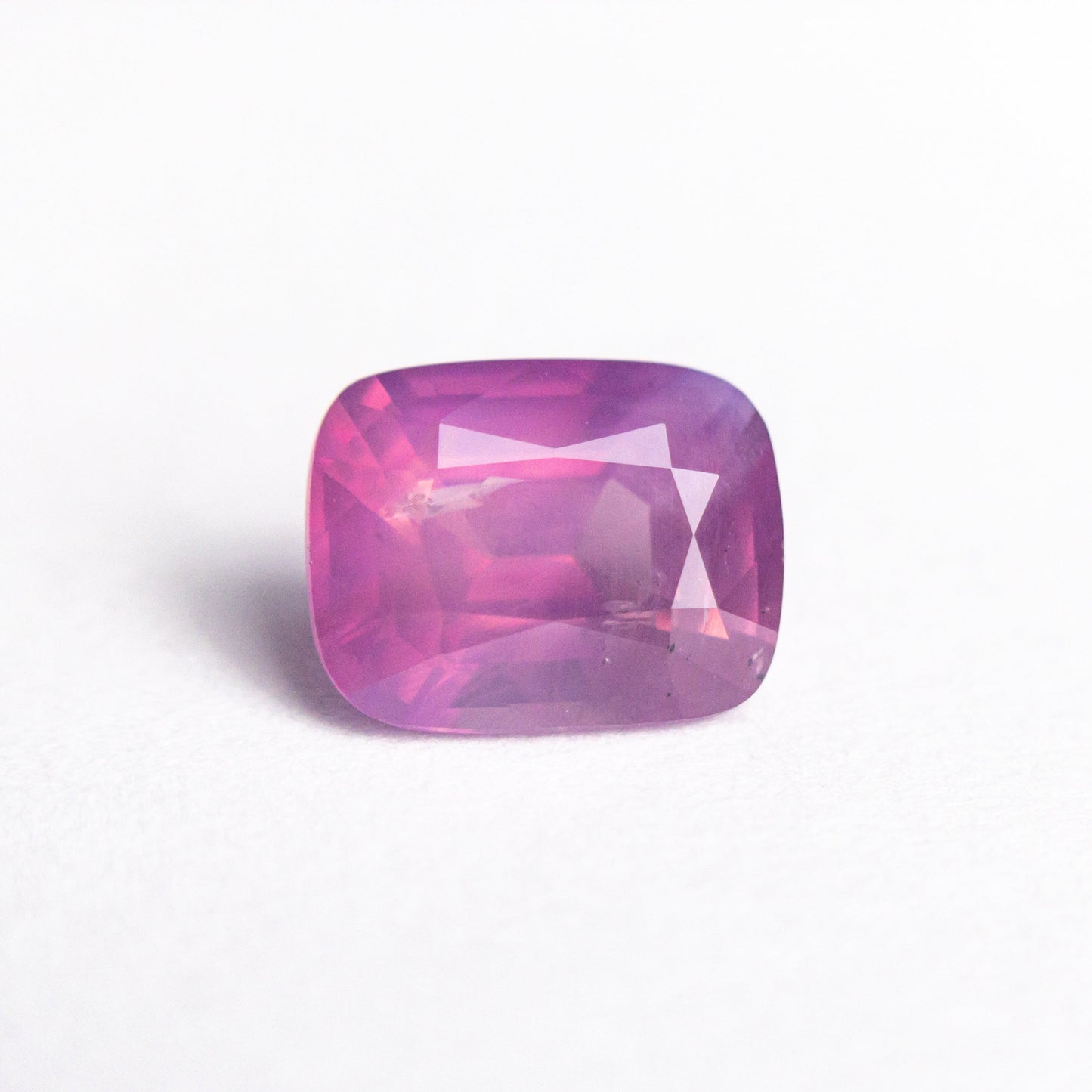 2.14ct 8.16x6.31x4.63mm クッションブリリアントサファイア 25177-02