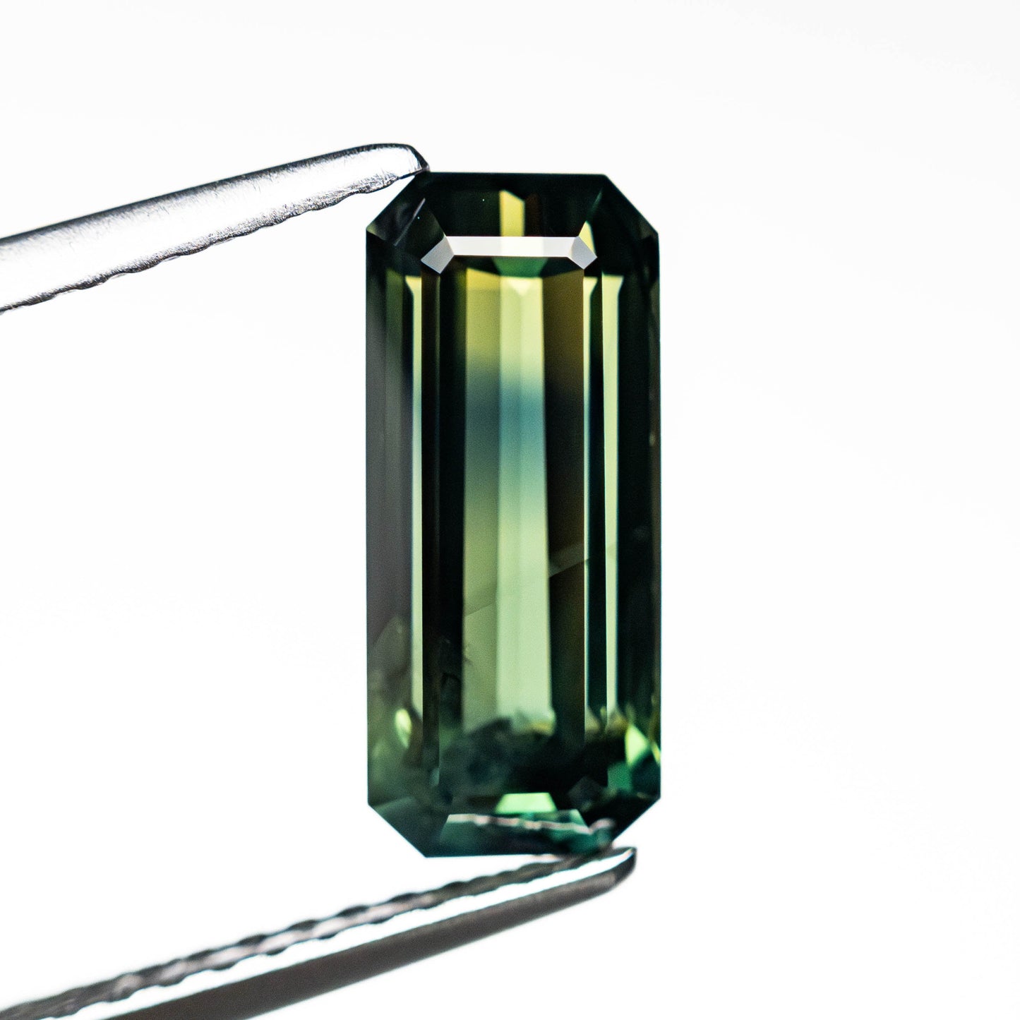 2.64ct 11.10x4.76x4.13mm コーナーカット 長方形 ステップカット サファイア 25190-01