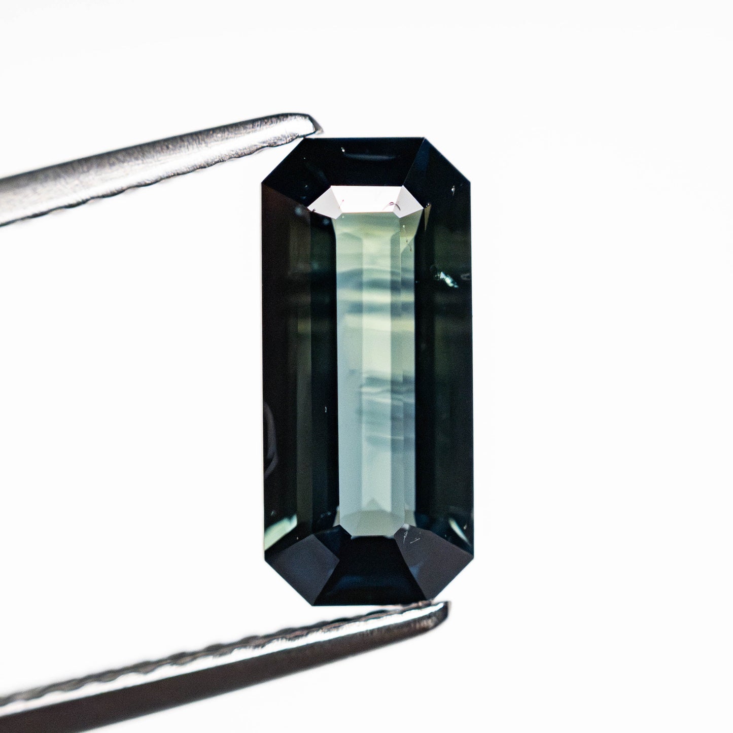 1.62ct 10.33x4.68x3.03mm コーナーカット 長方形 ステップカット サファイア 25194-01