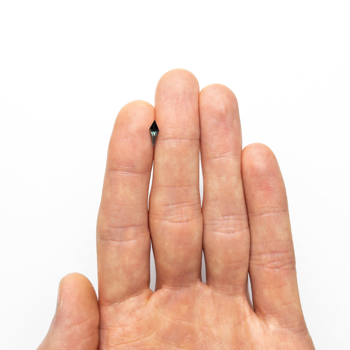 0.52ct 10.27x3.70x2.95mm カイトステップカットサファイア 25196-05