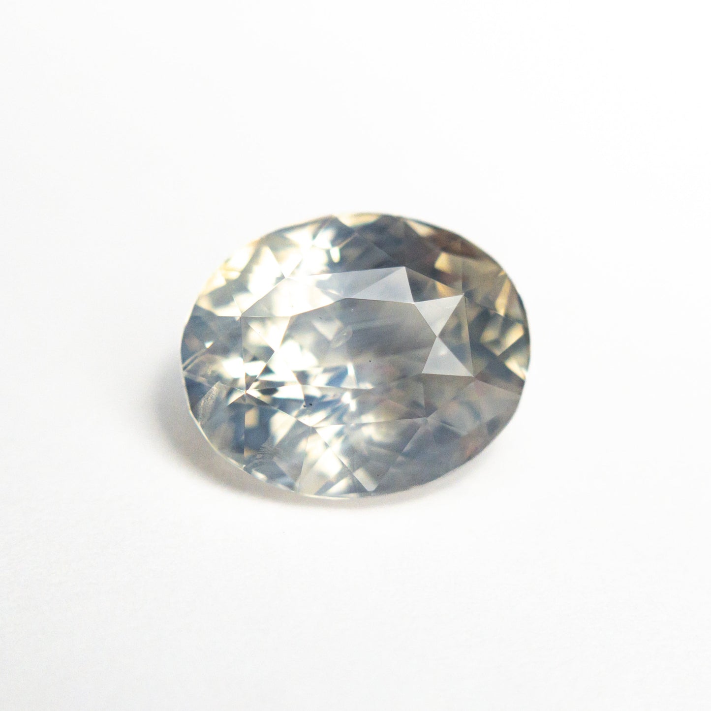 3.18ct 9.51x7.78x5.47mm オーバル ブリリアント サファイア 25295-01