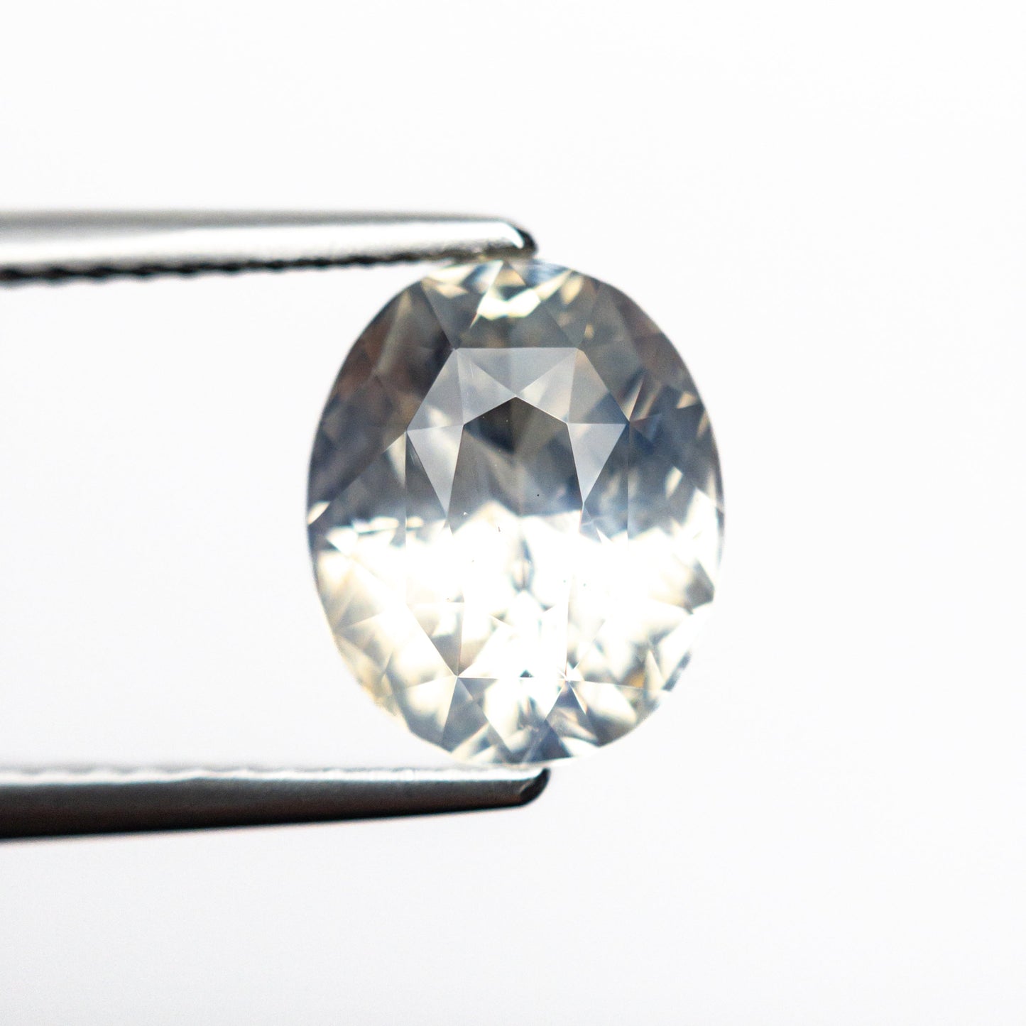 3.18ct 9.51x7.78x5.47mm オーバル ブリリアント サファイア 25295-01